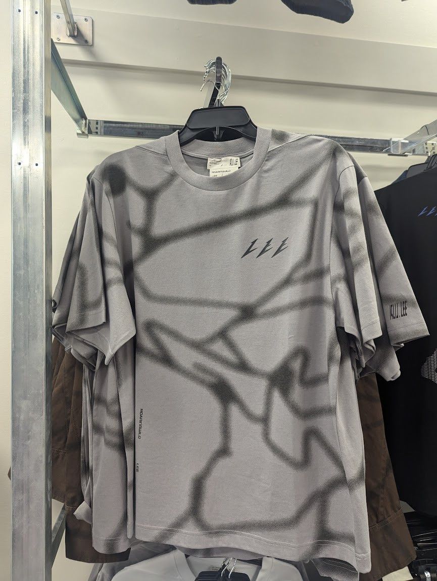 Lee Unisex Lee x ROARINGWILD Oversized Tee in Silver Filigree Size US M / EU 48-50 / 2 - 12 Thumbnail
