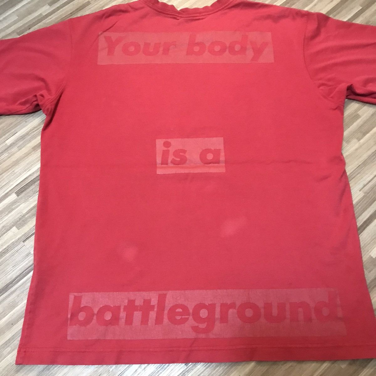 Barbara Kruger × Japanese Brand BARBARA KRUGER YOUR BODY IS A BATTLEGROUND RARE TEE Size L / US 10 / IT 46 - 8 Thumbnail