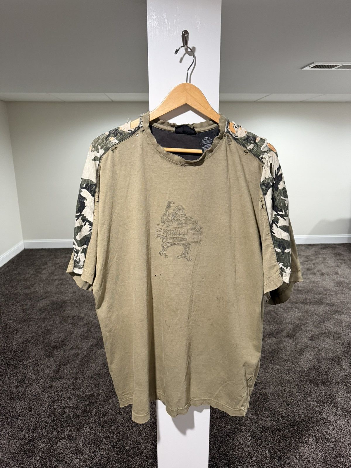 Vintage Vintage No Boundaries Guerrilla Camo Thrashed Faded Tee Size US XL / EU 56 / 4 - 1 Thumbnail