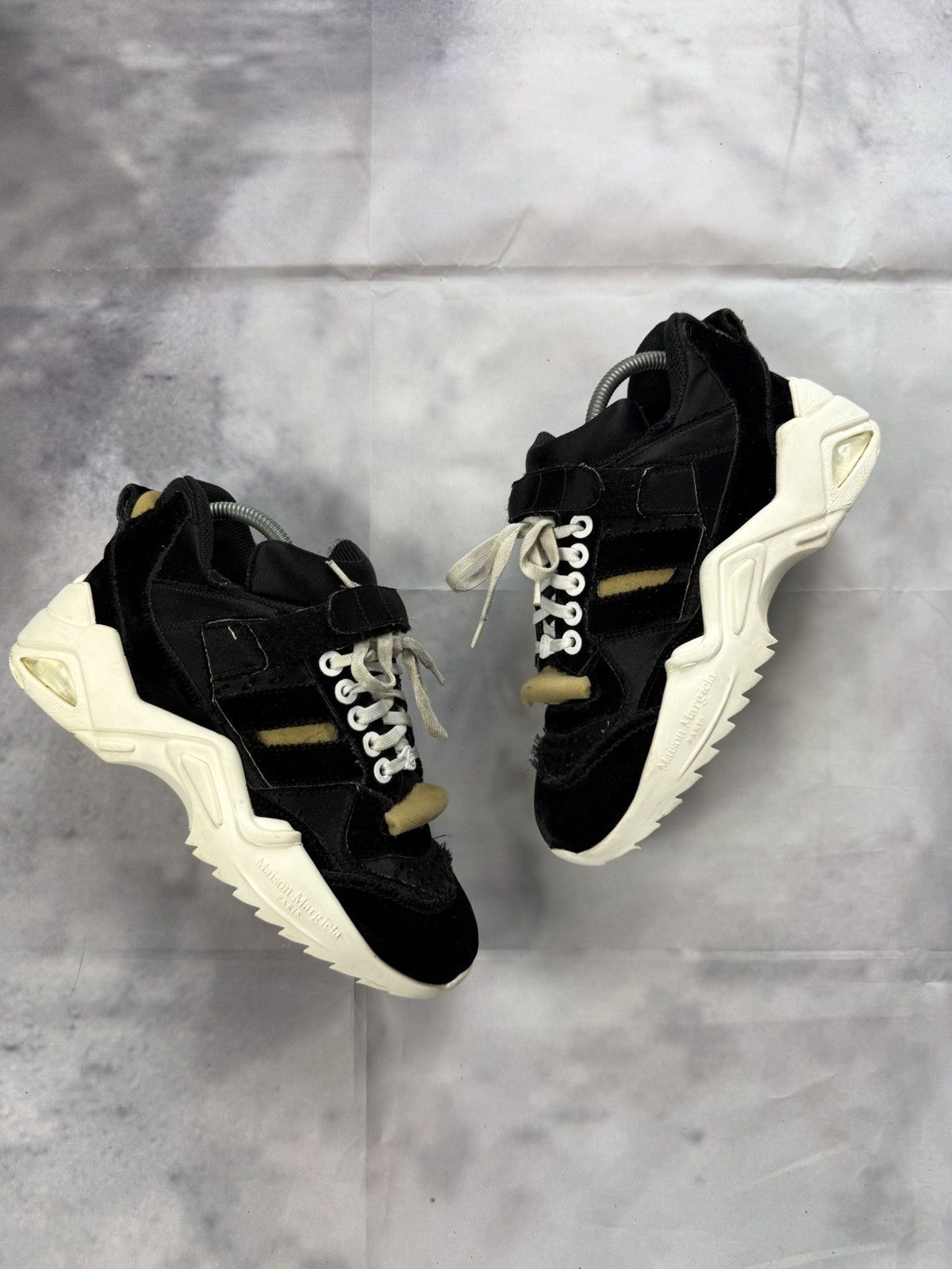 Maison Margiela Maison Margiela Retro Fit Artisanal Sneakers Black White Size US 7 / EU 40 - 2 Thumbnail