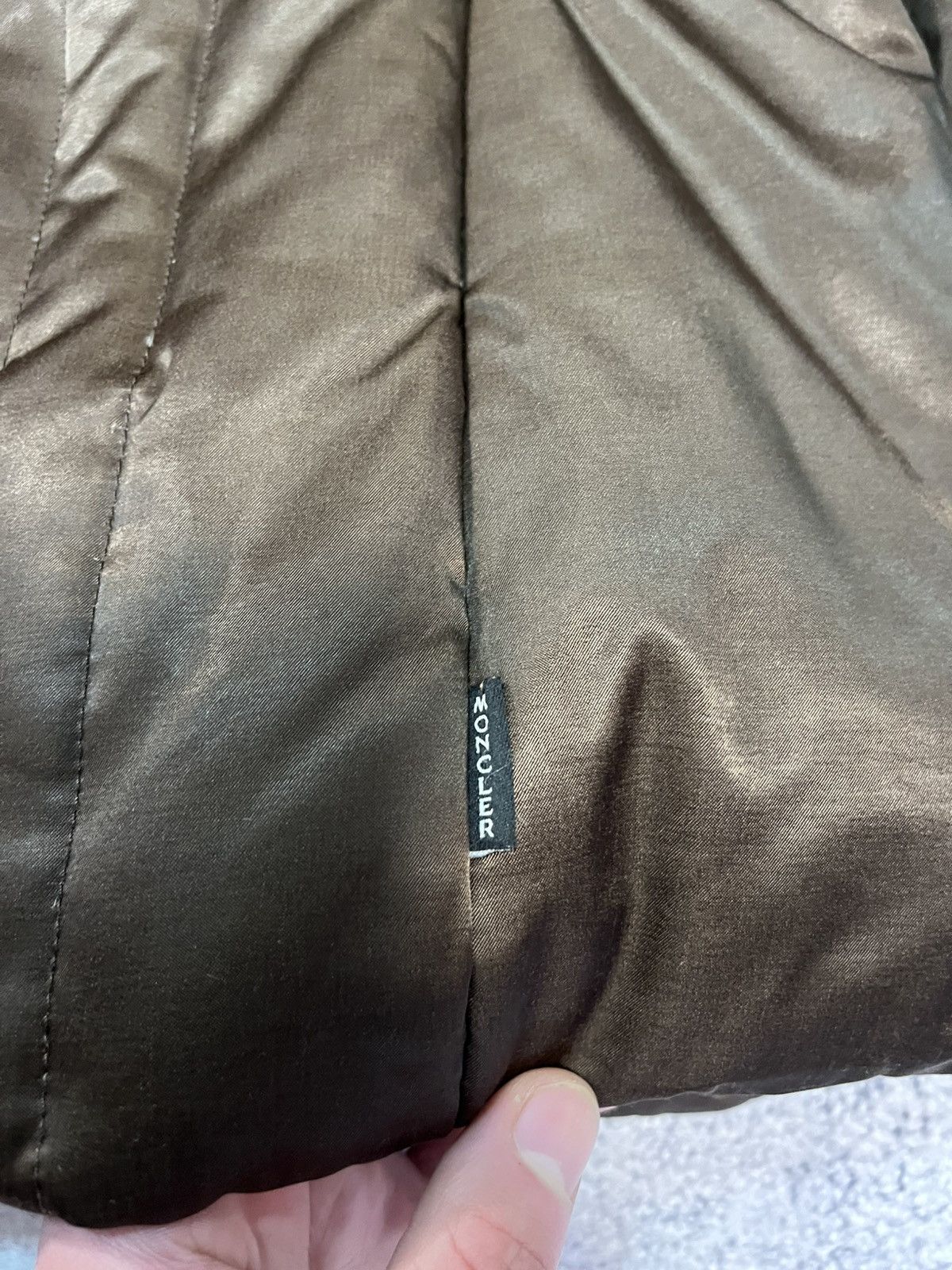 Moncler Vintage Moncler Women Down Puffer Jacket Brown Fur Collar Size M / US 6-8 / IT 42-44 - 9 Thumbnail