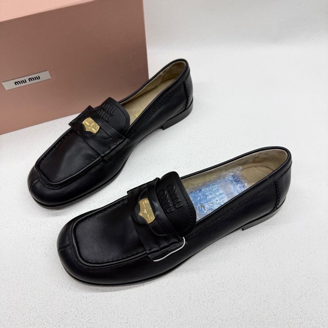 Miu Miu Miu Miu Black Lowtop Sneakers us_5 Women Size US 5 / IT 35 - 1 Thumbnail