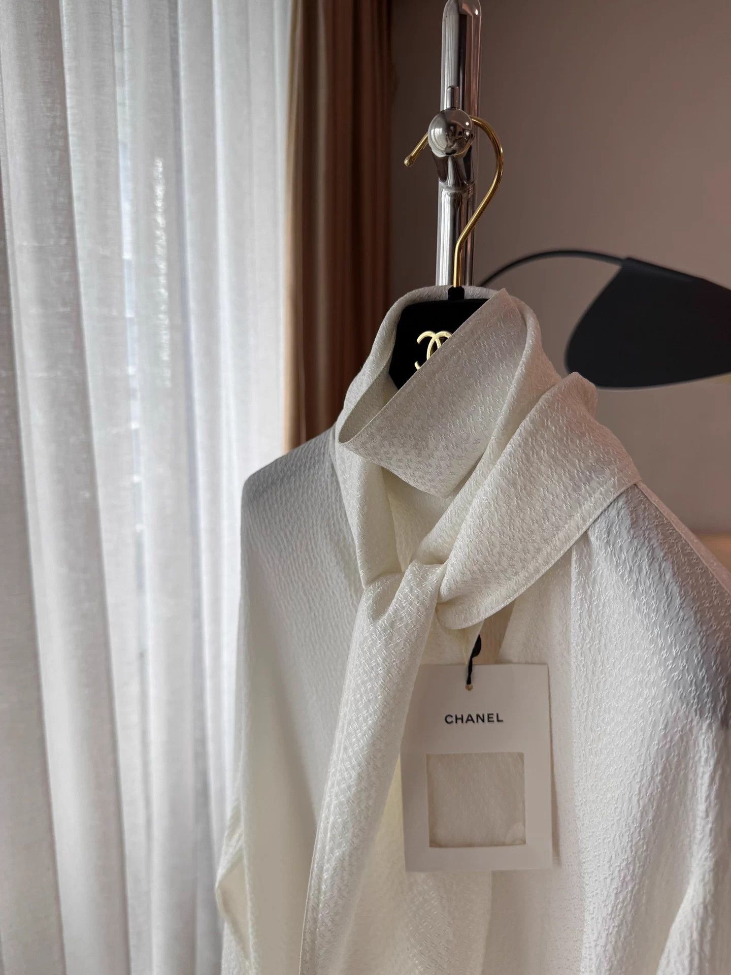 Chanel Chanel 26P Full Logo Embossed Ribbon Shirt 36 Size XS / US 0-2 / IT 36-38 - 6 Thumbnail