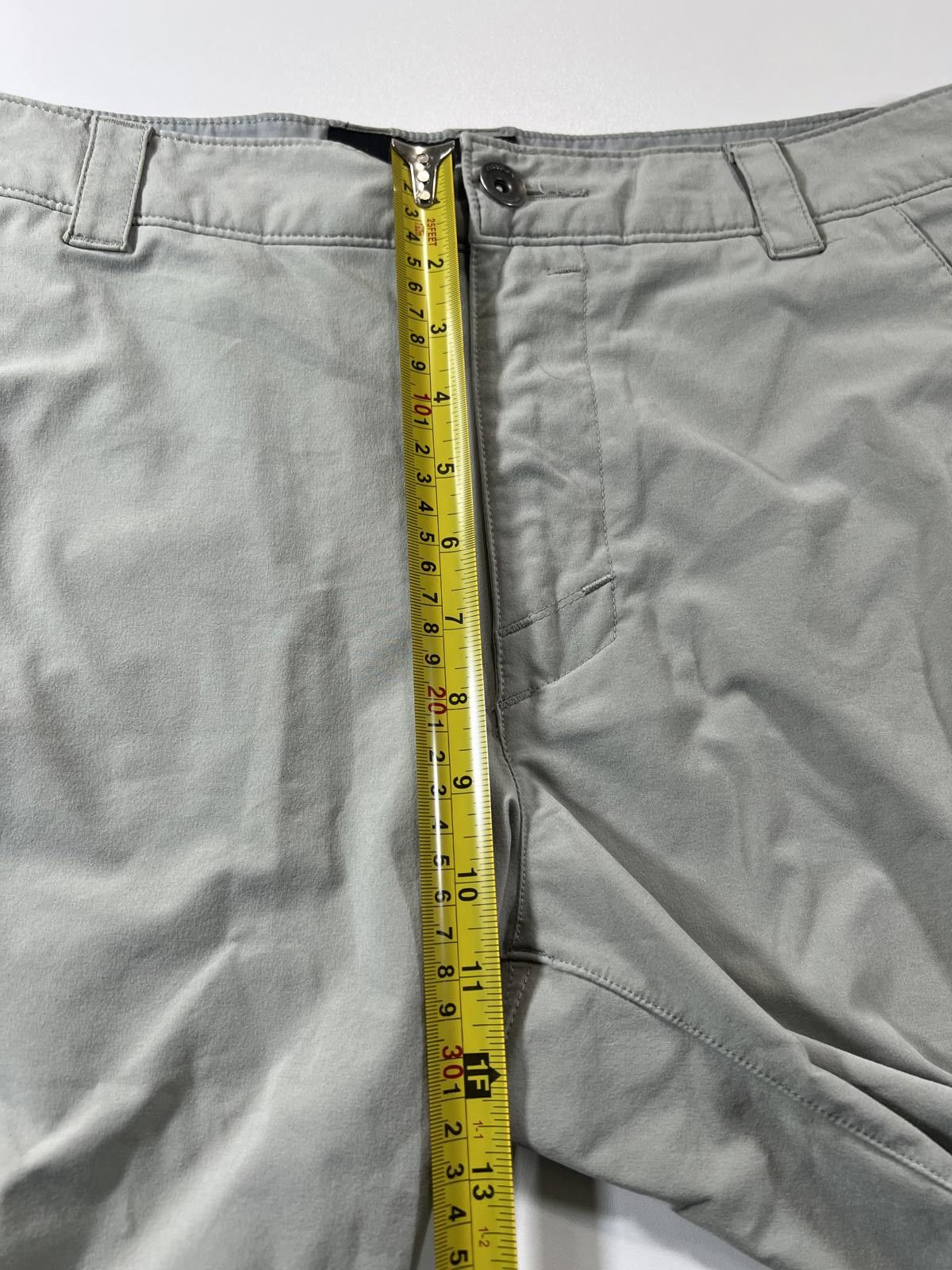 Oakley Oakley Men's Light Grey Casual Shorts Size US 34 / EU 50 - 6 Thumbnail