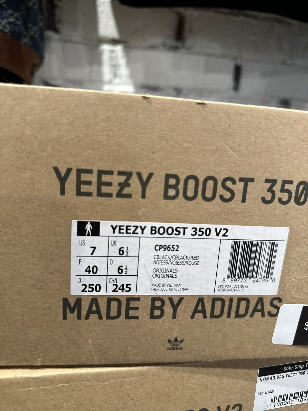 Yeezy Yeezy Boost 350 V2 Bred Clean OG Size 7 Size US 7 / EU 40 - 4 Thumbnail