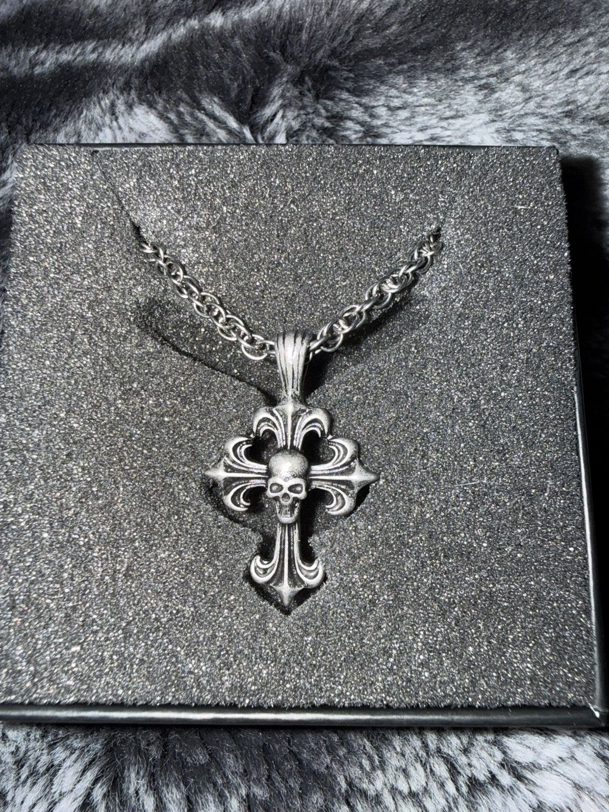 Other Lonely boy skull cross pendant and chain Size ONE SIZE - 4 Thumbnail