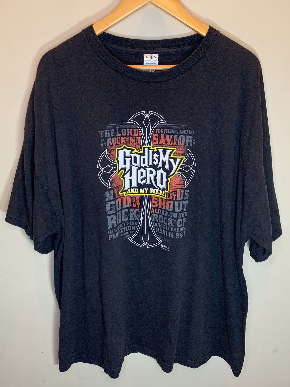 Vintage *RARE* Vintage God Is My Hero Guitar Hero Jesus Parody Shirt Size US XXL / EU 58 / 5 - 1 Thumbnail