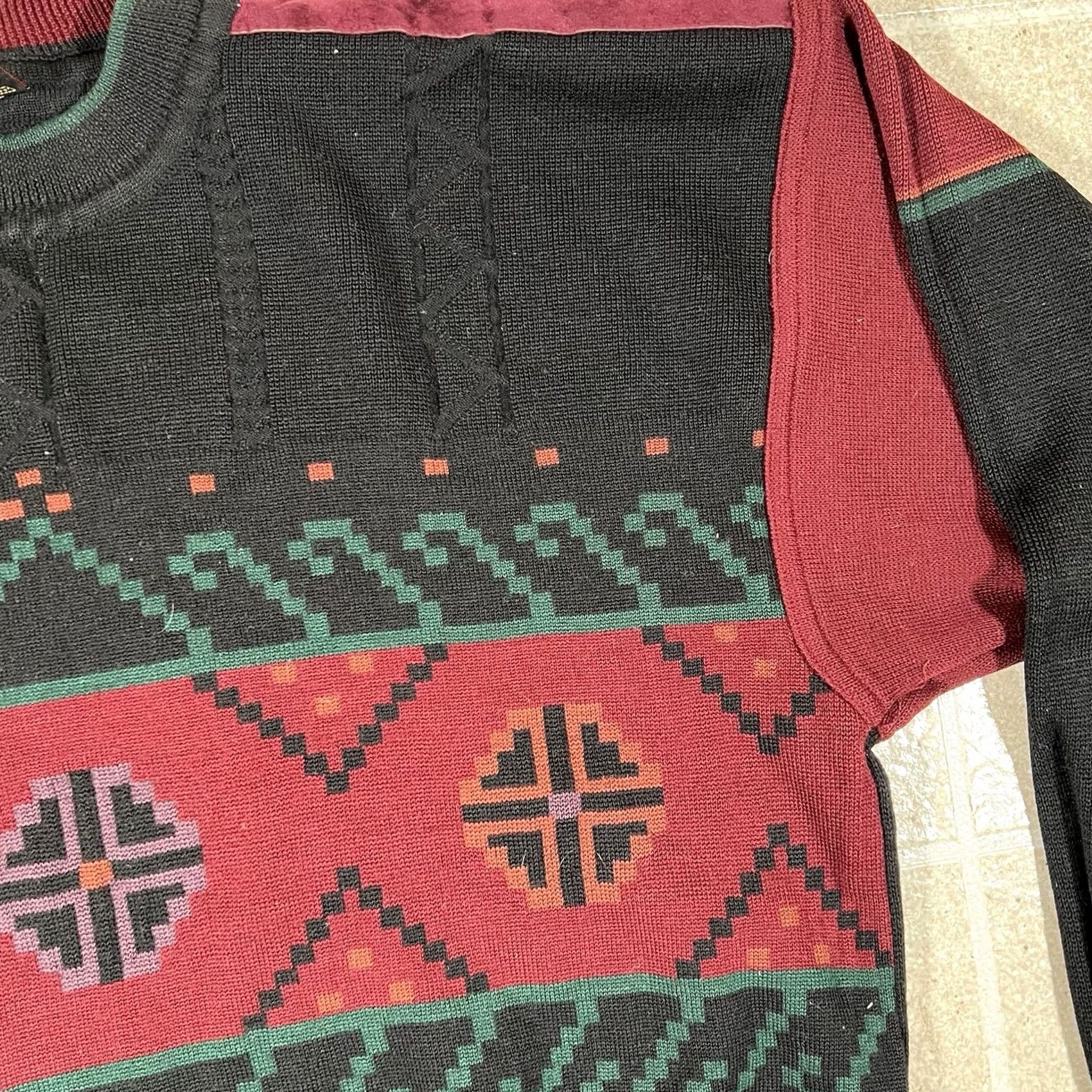 Vintage VINTAGE Nisa Orme Wool Blend Aztec Pattern Sweater Men Large Black Pullover Wool M L Aztec 90s Size US L / EU 52-54 / 3 - 3 Thumbnail