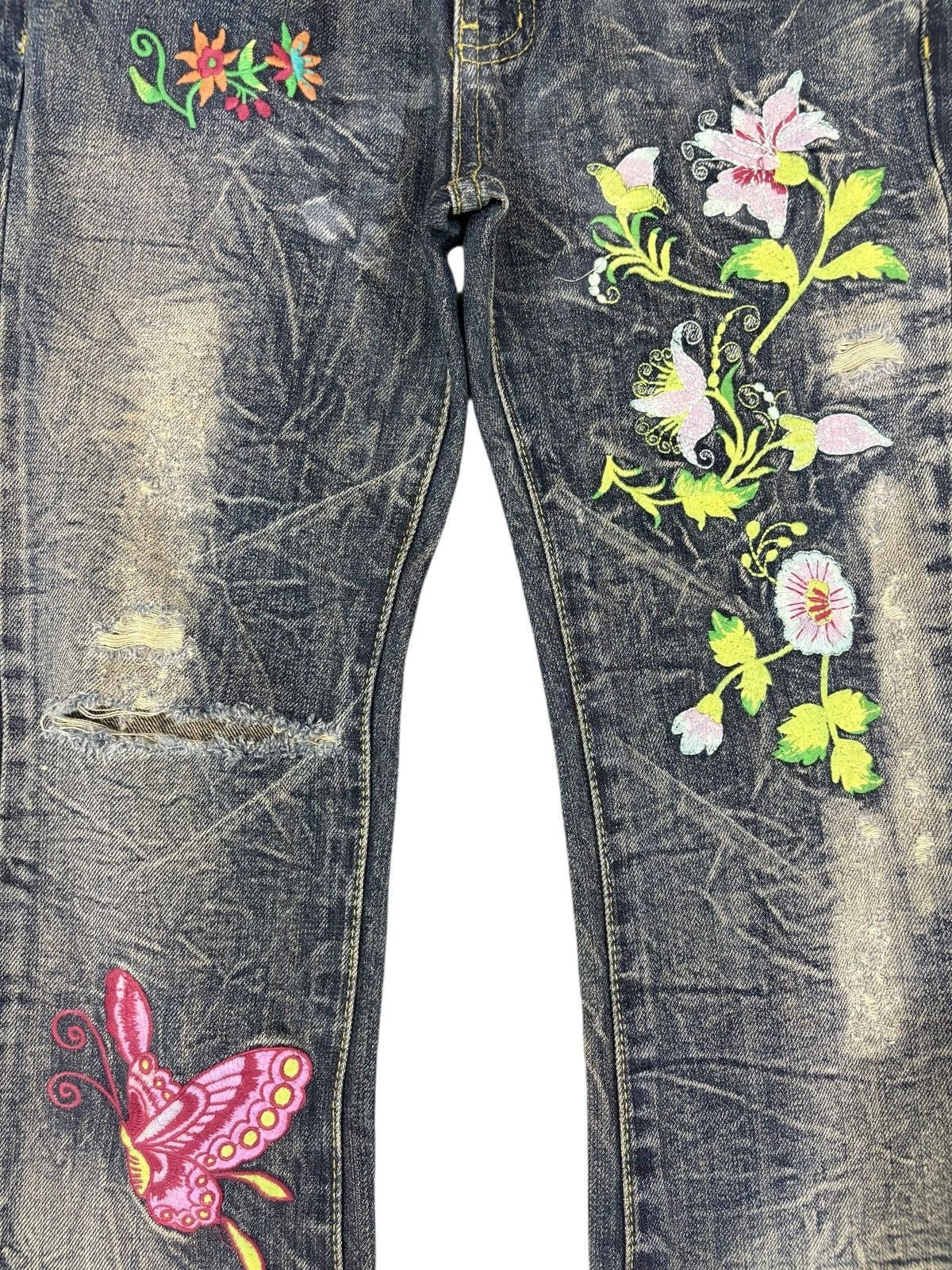 Japanese Brand Vintage Japanese Brand Mud Wash Embroidered Flare Jeans Size 26" / US 2 / IT 38 - 5 Thumbnail