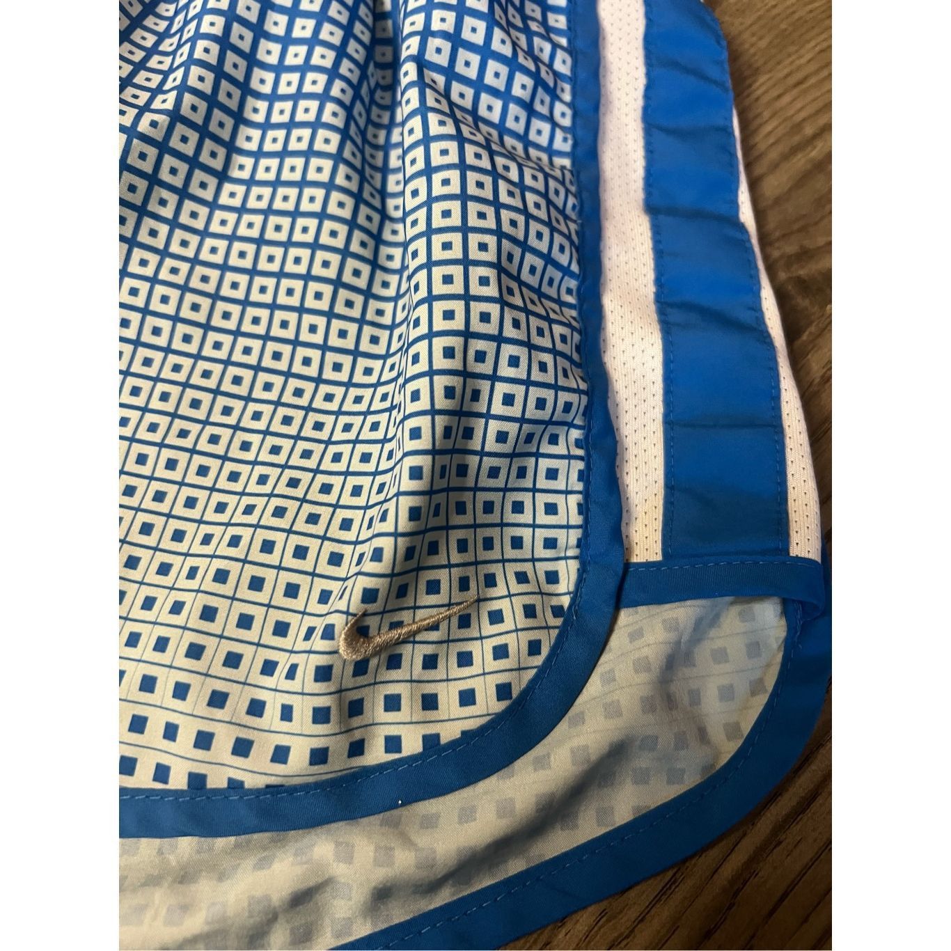 Nike Nike Blue And White Patterned Dri-Fit Shorts Woman’s Size Me Size 28" / US 6 / IT 42 - 4 Thumbnail