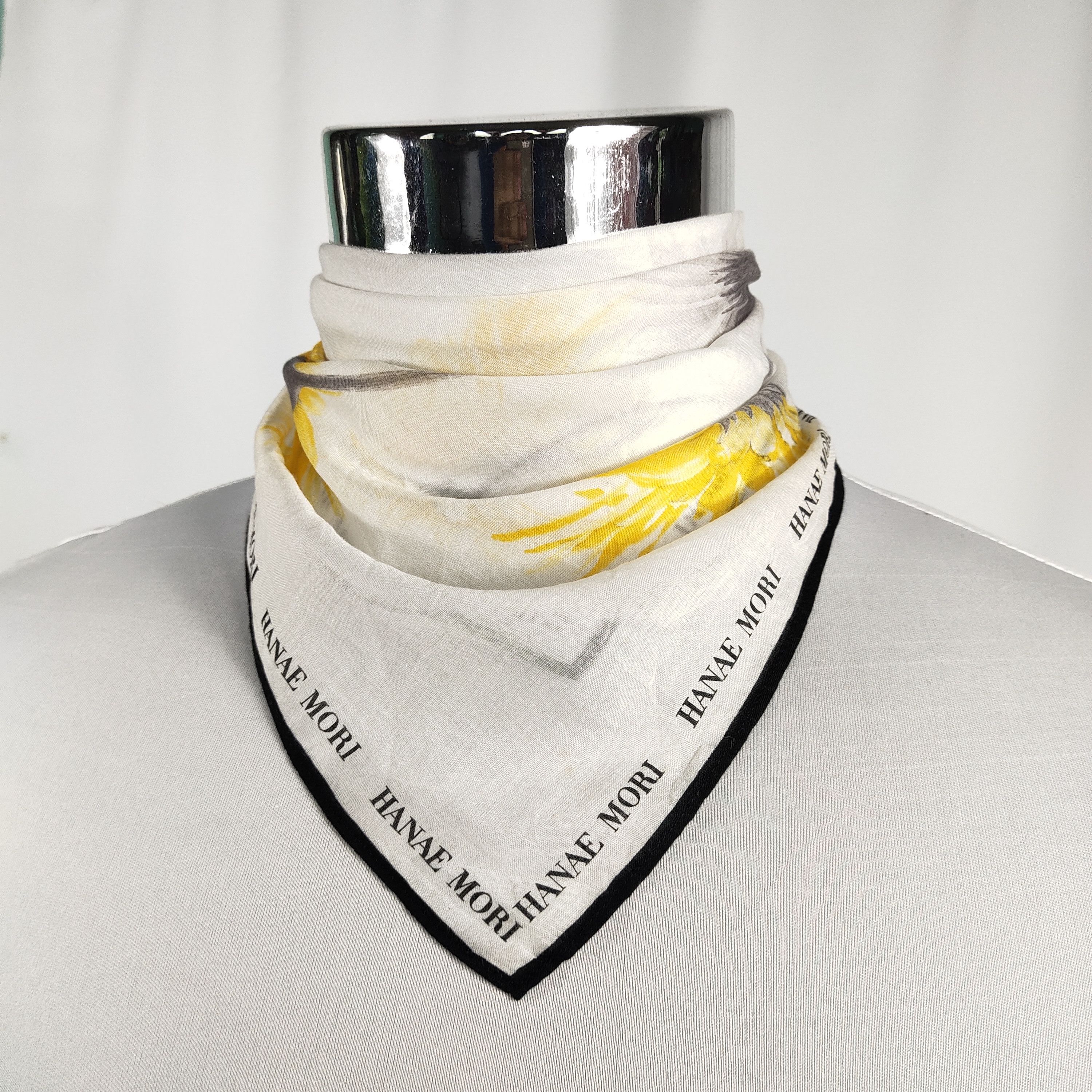 Hanae Mori Hanae Mori Handkerchief / Neckerchief / Bandana FZ416 Size ONE SIZE - 1 Thumbnail