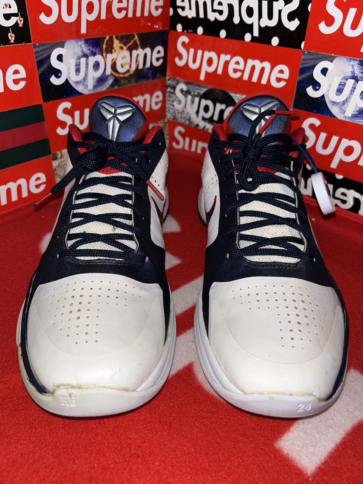 Nike Nike Zoom Kobe 5 USA 386429-103 size 12.5 2010 release Size US 12.5 / EU 45-46 - 2 Thumbnail