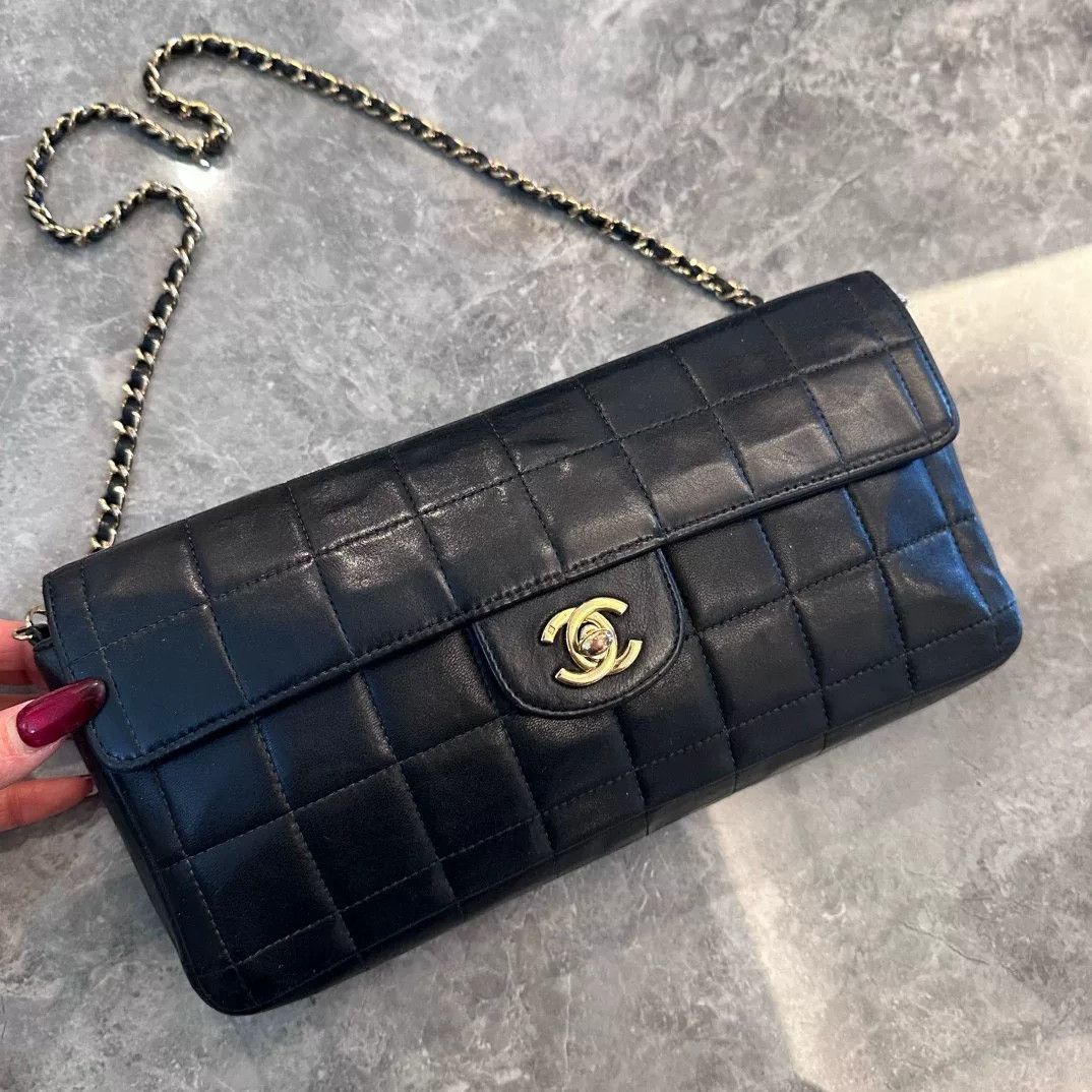 Chanel Pre-loved Bag Very good condition Size ONE SIZE - 1 Thumbnail