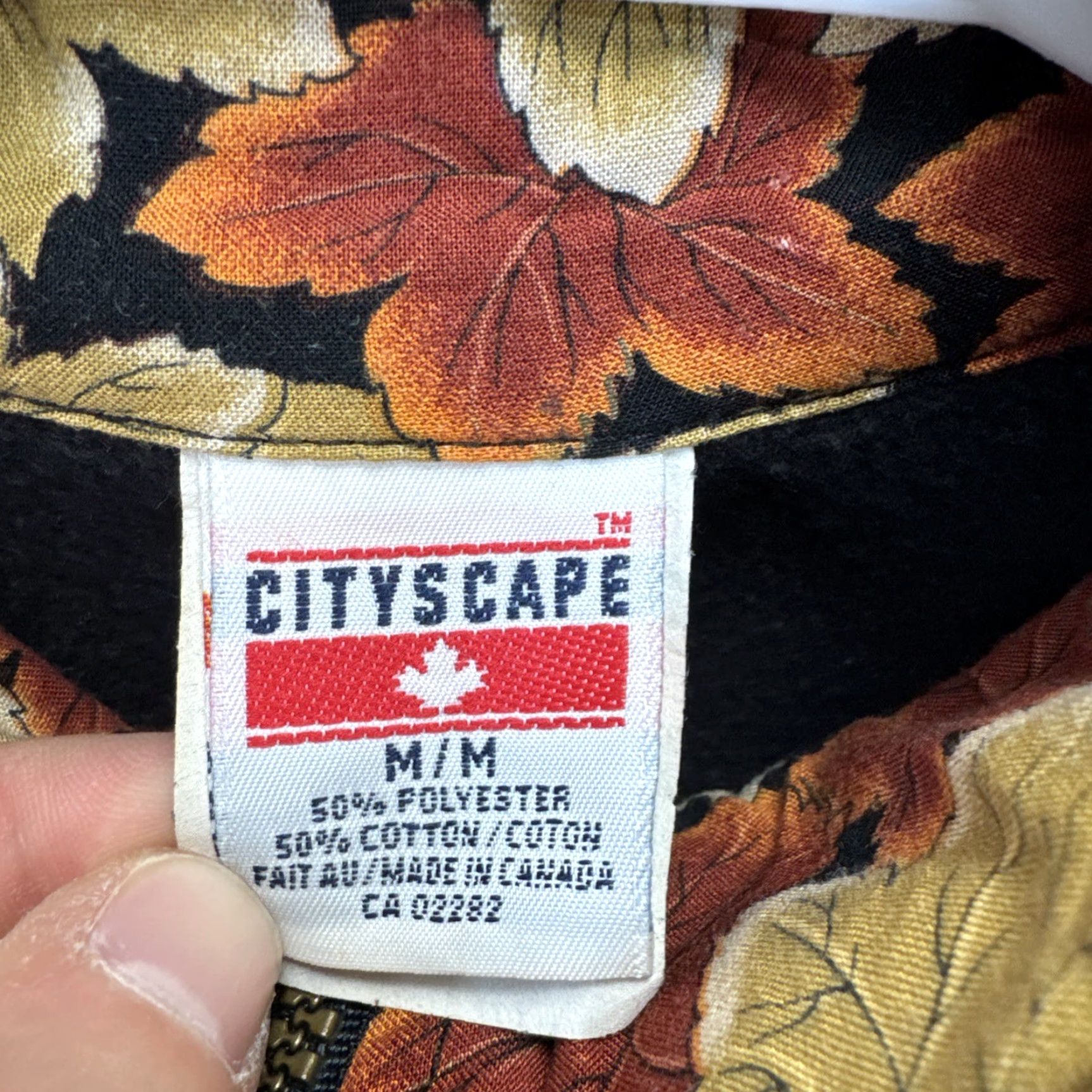Vintage VINTAGE CityScape Sweater Sweatshirt Full Zip Knit Long Sleeve Unisex Adults M Black Fall 90s Maple Leaf Zip Pockets Logo Size US M / EU 48-50 / 2 - 2 Thumbnail