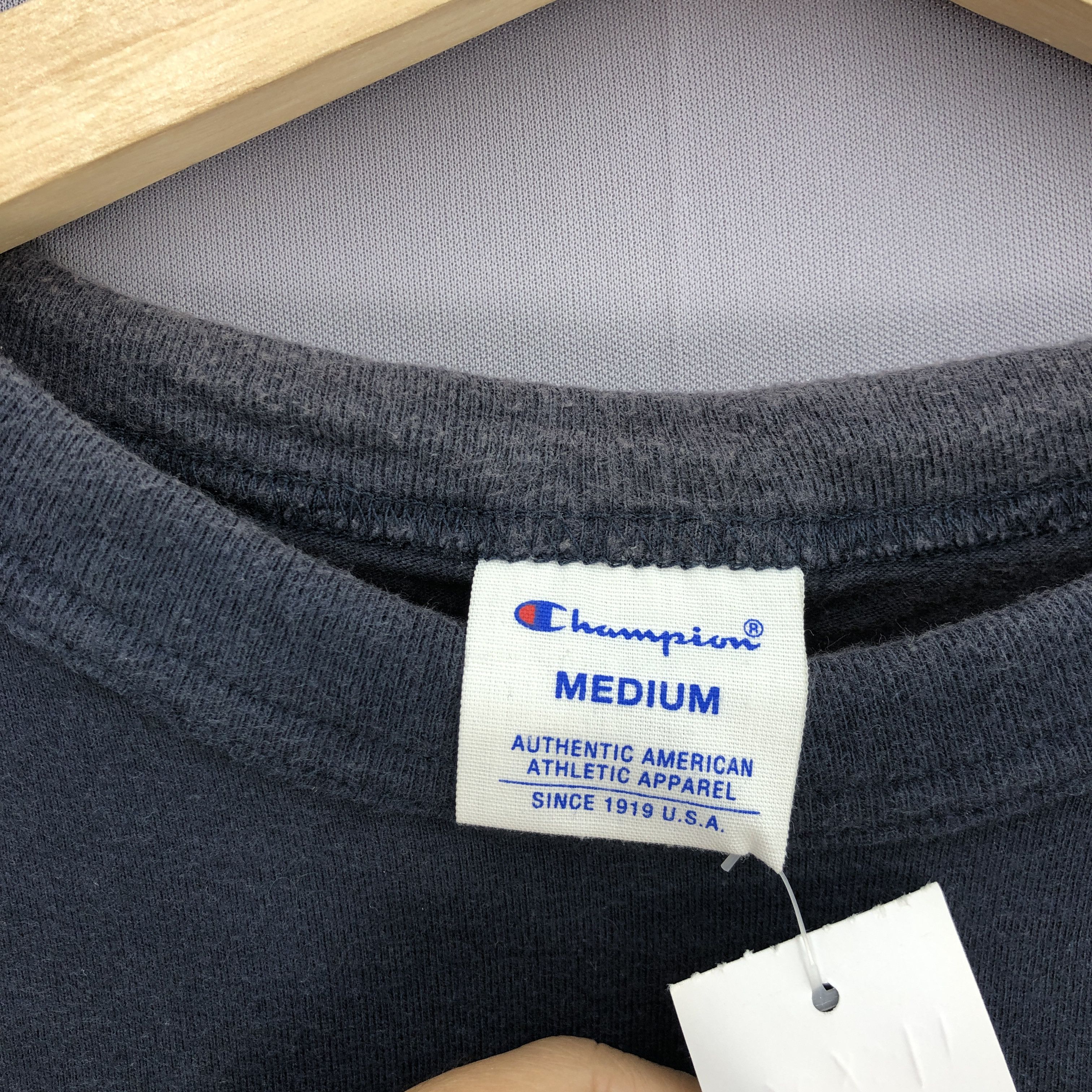 Champion Vintage Champion T Shirt Big Logo Spell Out Champion Tees Size US M / EU 48-50 / 2 - 4 Thumbnail