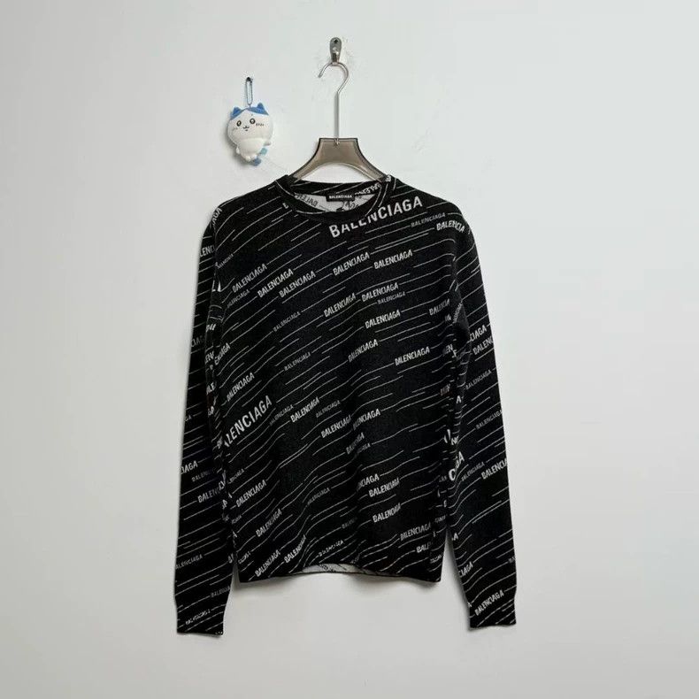 Balenciaga Balenciaga Black bullet screen printed cardigan Size US XS / EU 42 / 0 - 1 Thumbnail