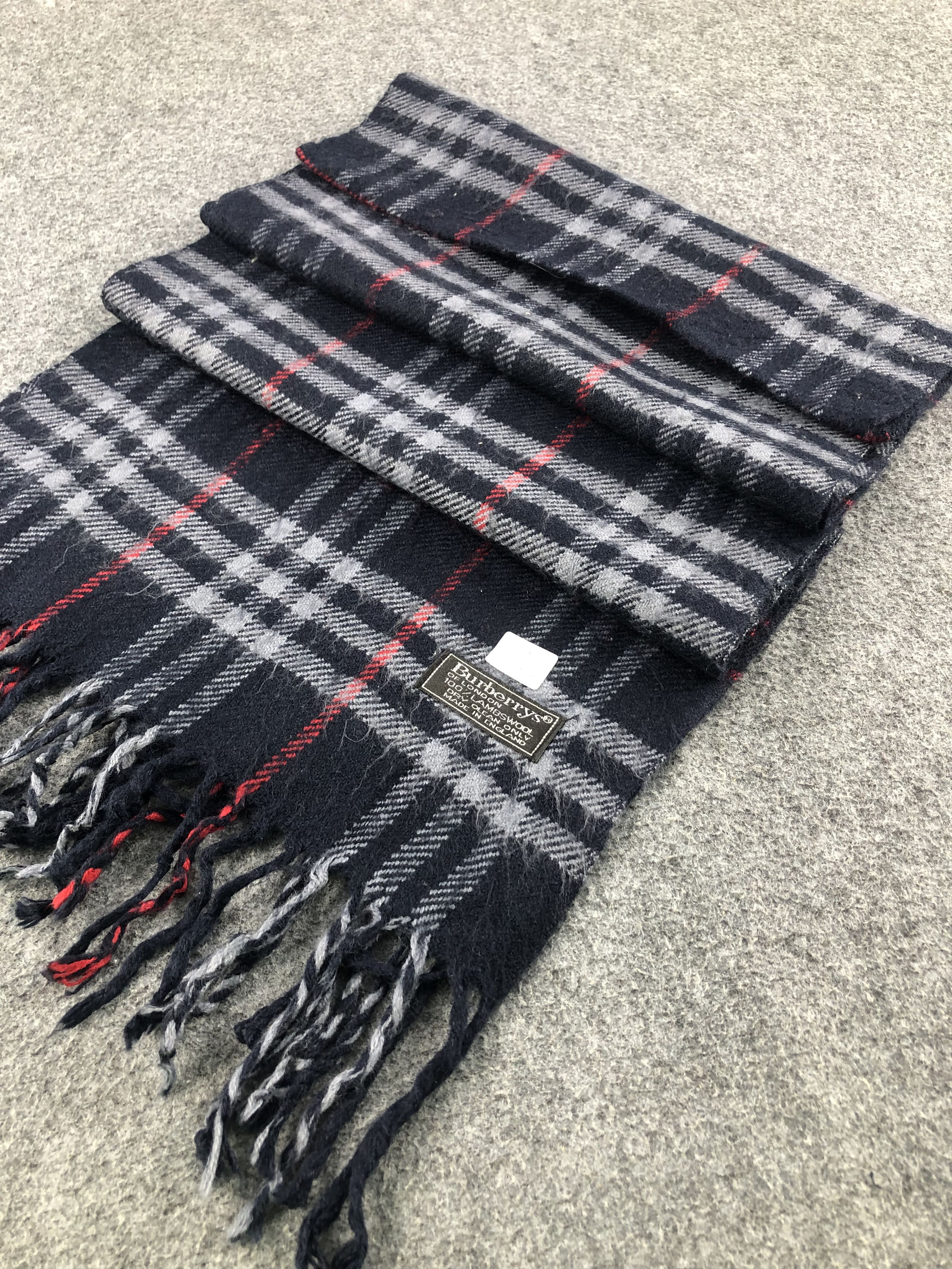Burberry Burberry Scarf / Muffler / Neckwear Size ONE SIZE - 3 Thumbnail