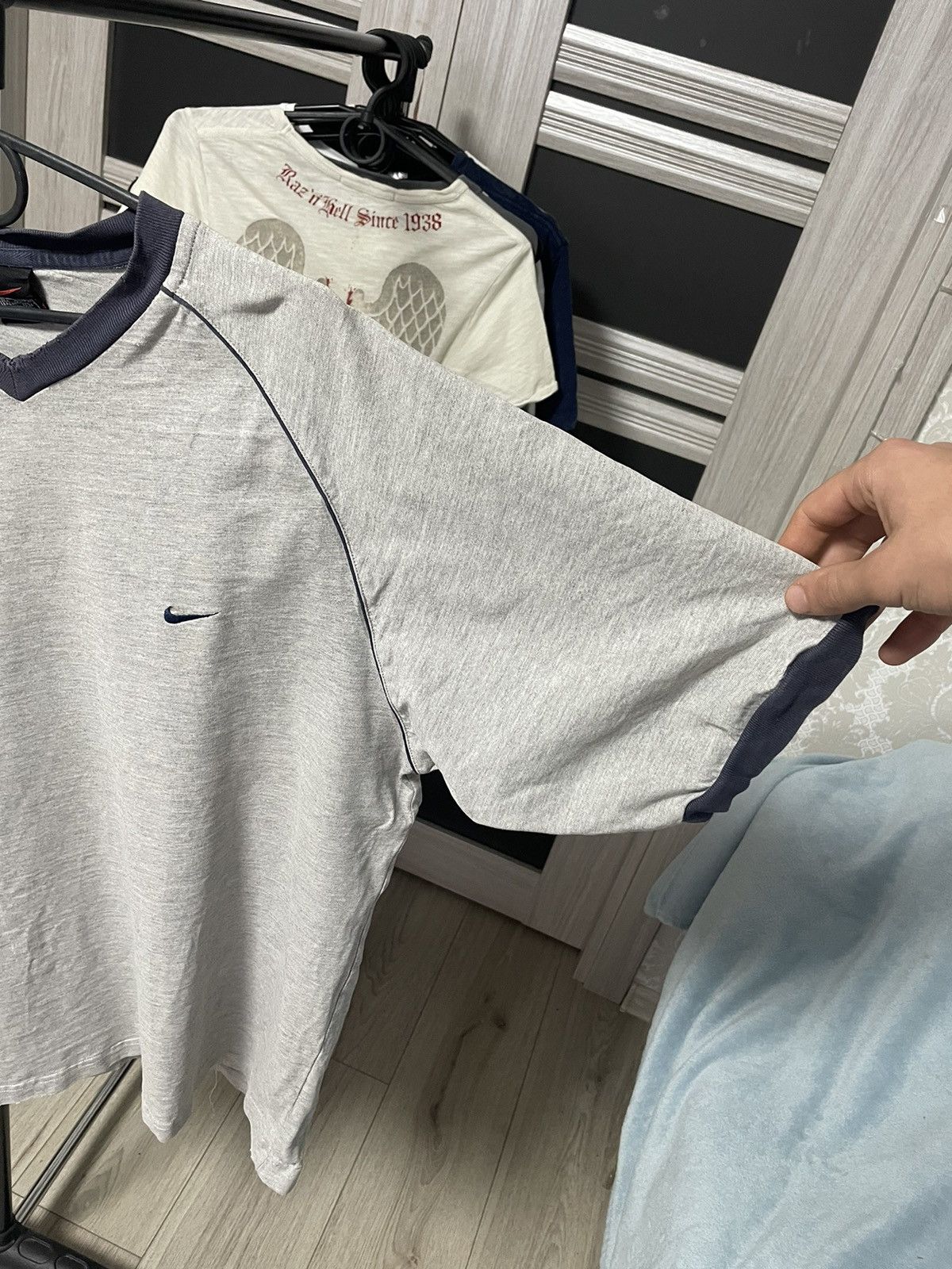Nike × Vintage Vintage Nike Small Logo Y2K Made In Portugal L Streetwear Size US L / EU 52-54 / 3 - 3 Thumbnail