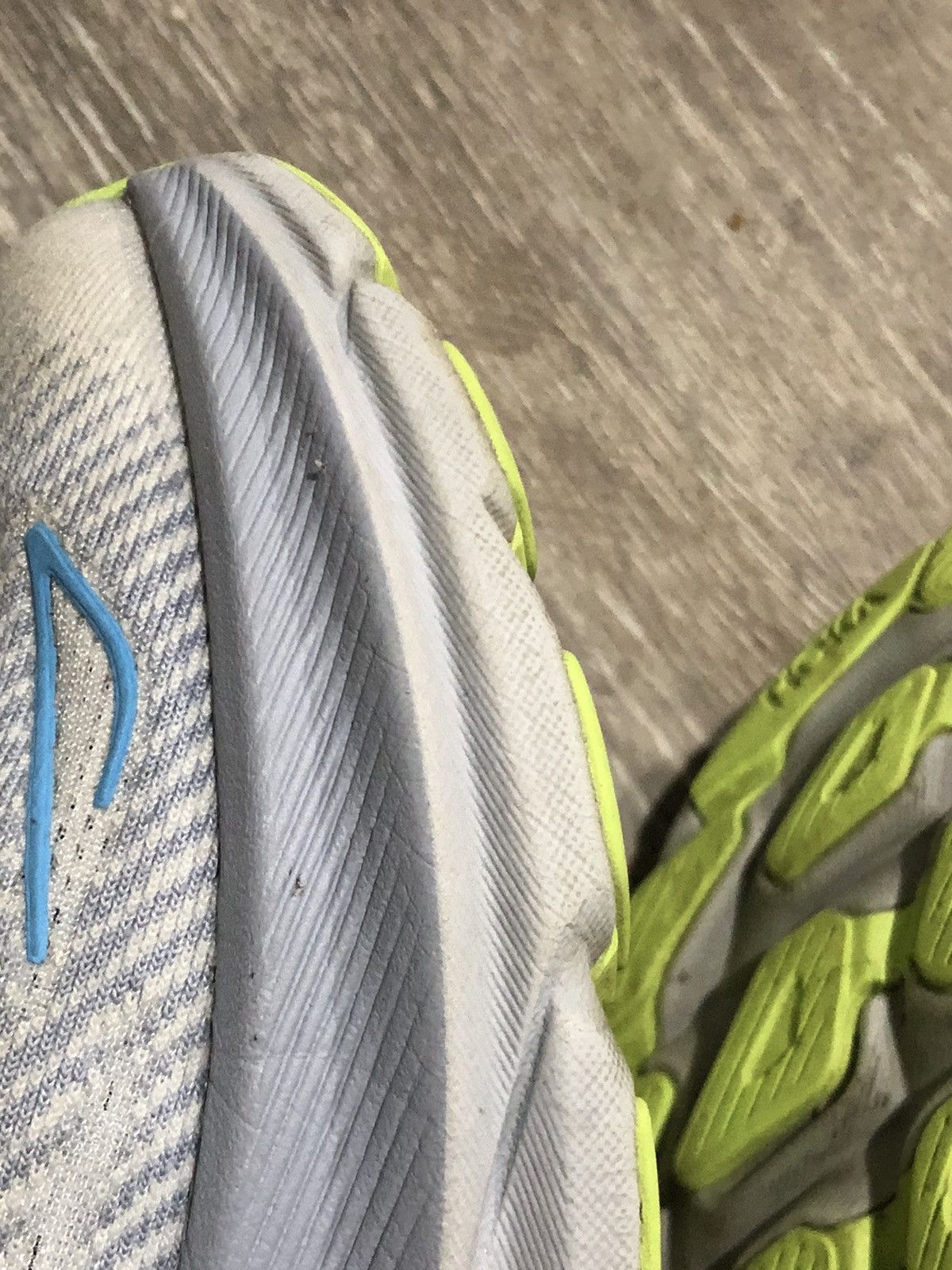 Hoka Hoka One One Clifton 9 Shoes Womens Size 9.5D Wide Size US 9.5 / IT 39.5 - 14 Thumbnail