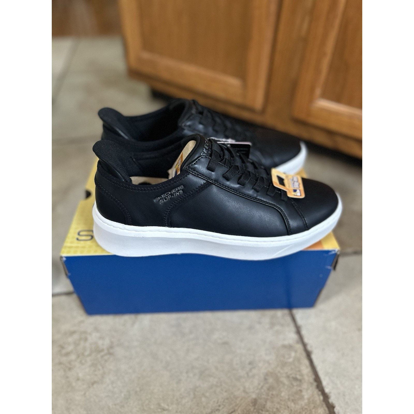 SKECHERS Men SKECHERS Court Break Double Vented Slip-Ins Sz 9W NIB Size US 9 / EU 42 - 2 Thumbnail