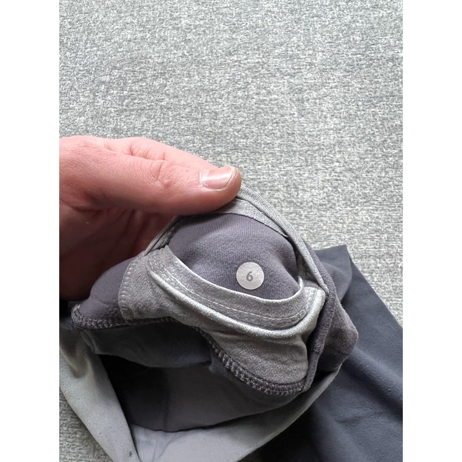 Lululemon LULULEMON Gather & Crow Crop Leggings Women’s 6 Gray 22” Inseam Cropped Skinny Yoga Athleisure Slimming Regular Size Type Leggings Women Size 28" / US 6 / IT 42 - 4 Thumbnail
