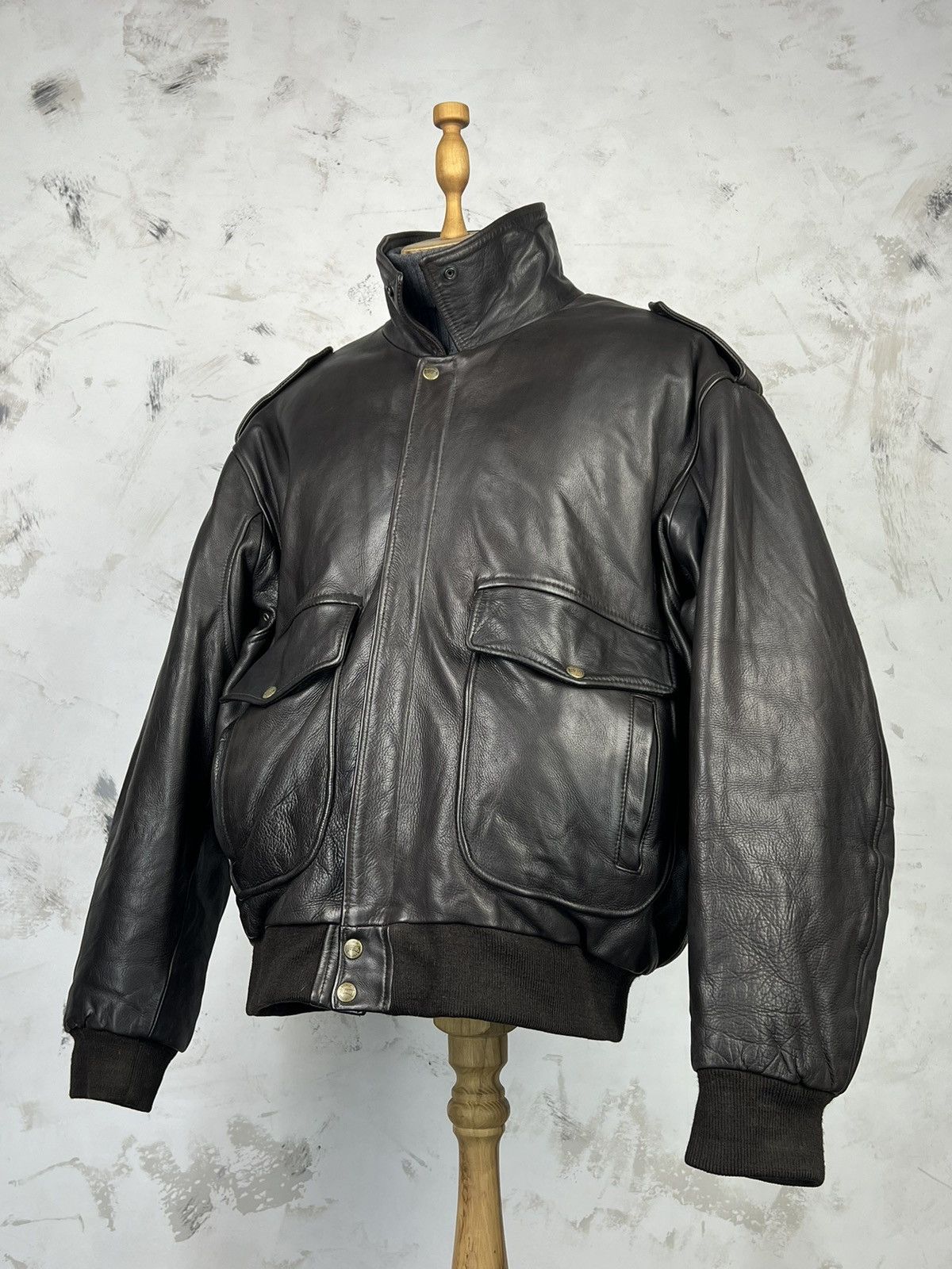 Vintage Vintage Redskins Air Force Bomber Leather Jacket Size XL-XXL Size US XXL / EU 58 / 5 - 2 Thumbnail