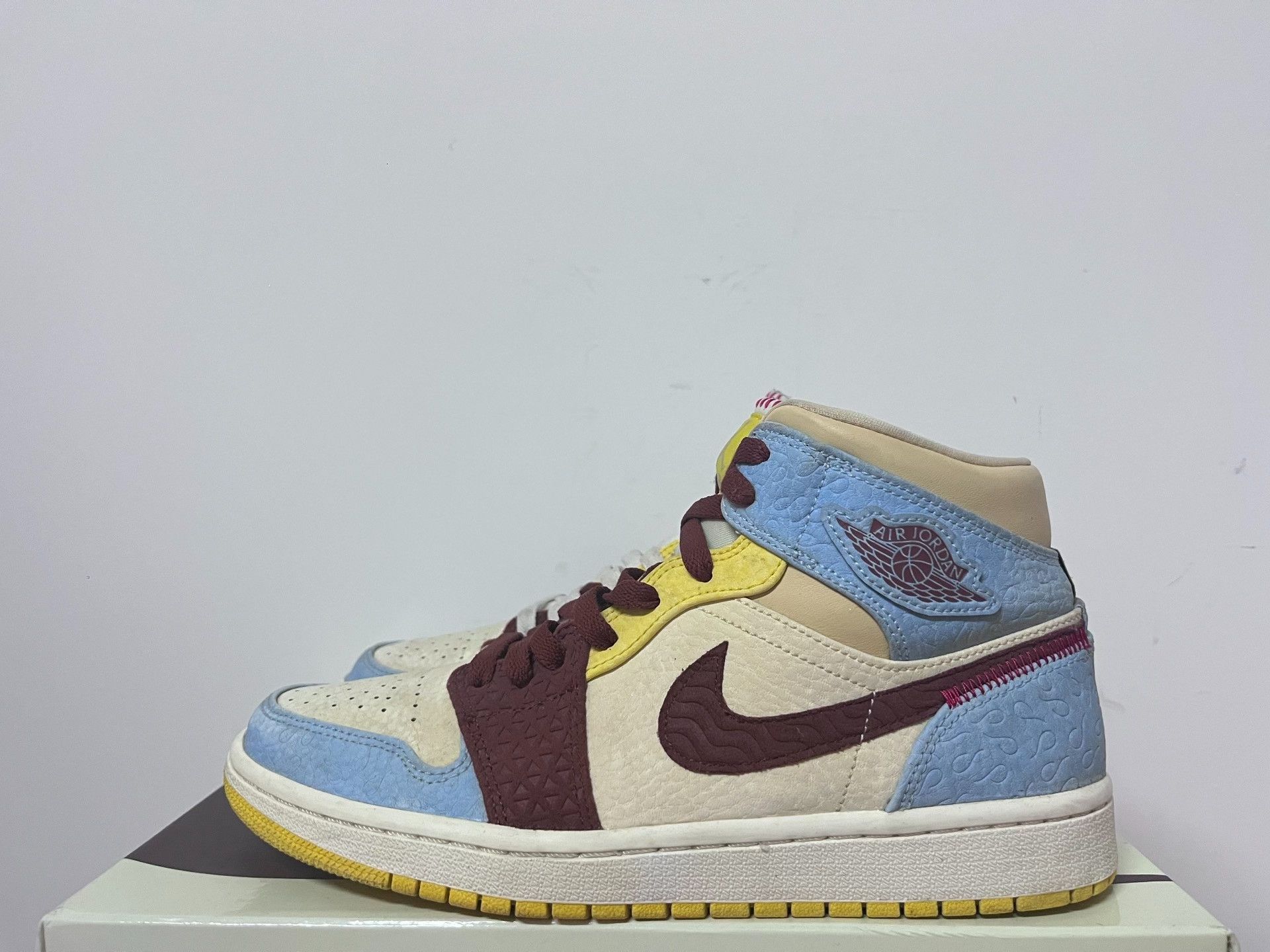 Nike Nike AJ1 Green Lowtop Sneakers 9 Men Size US 9 / EU 42 - 1 Thumbnail