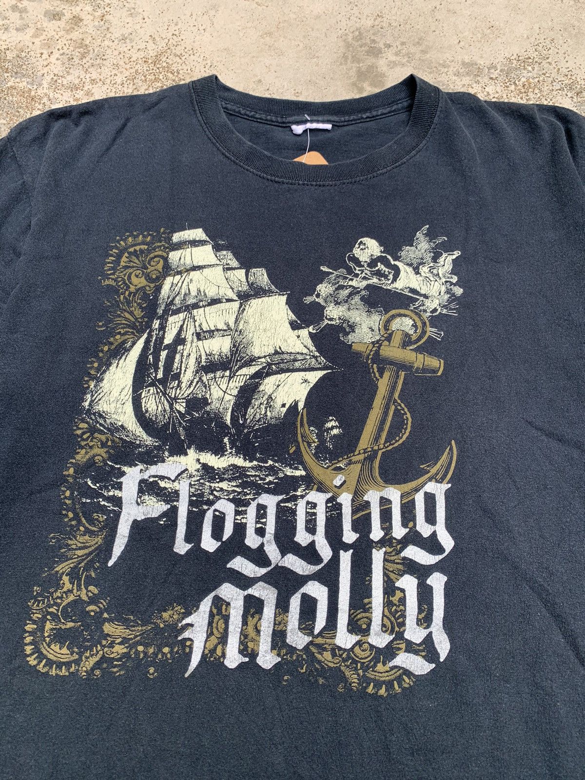 Band Tees Steals! Flogging Molly Punk Rock Band Tee Size US XL / EU 56 / 4 - 3 Thumbnail