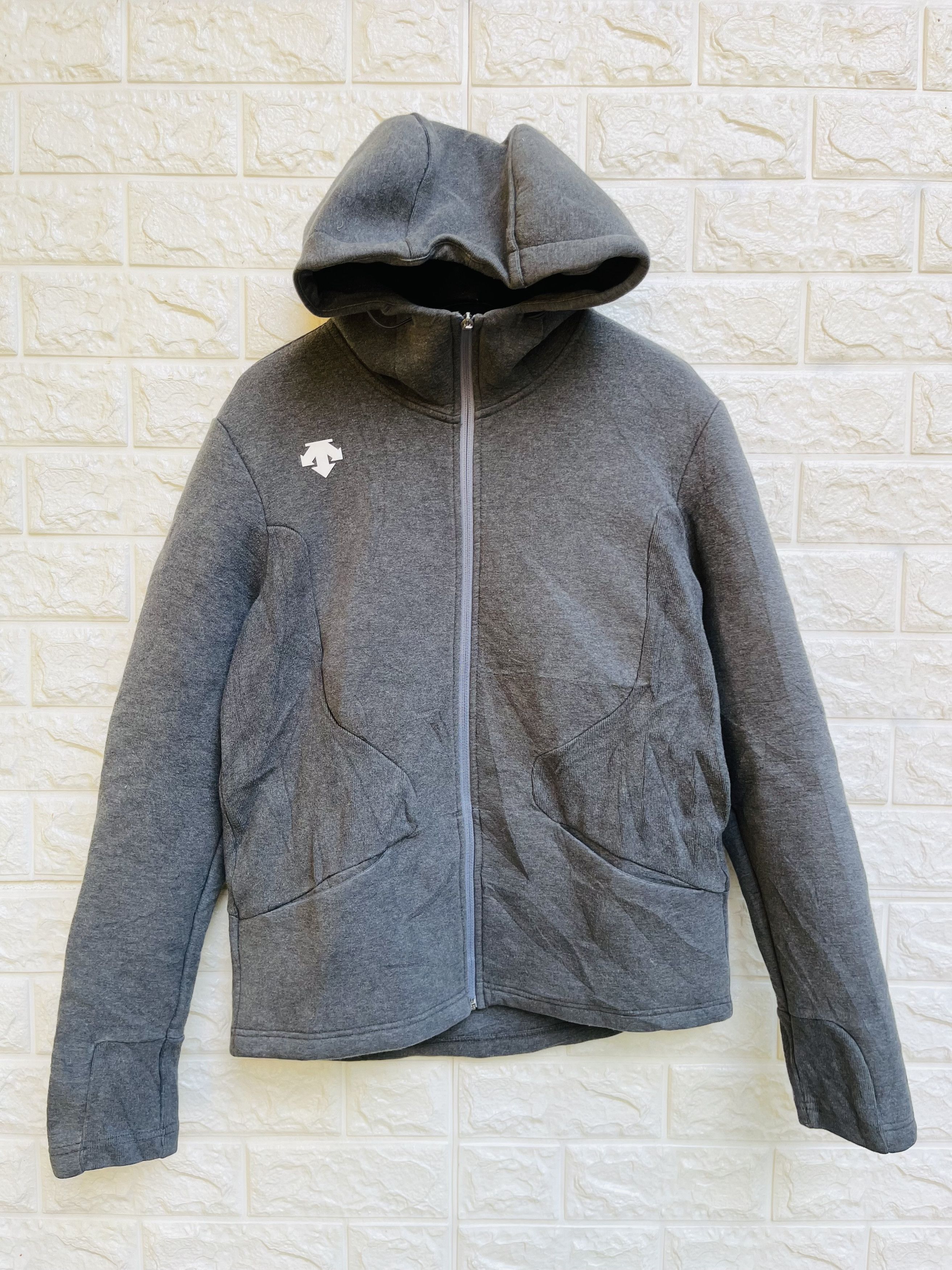 image of Vintage Descente Japanese Designer Fashion Style in Grey, Men's (Size Medium)