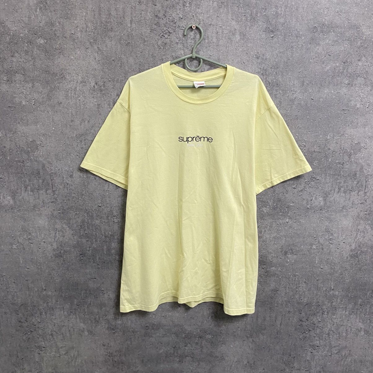 Supreme Supreme T-Shirt Size US L / EU 52-54 / 3 - 1 Thumbnail