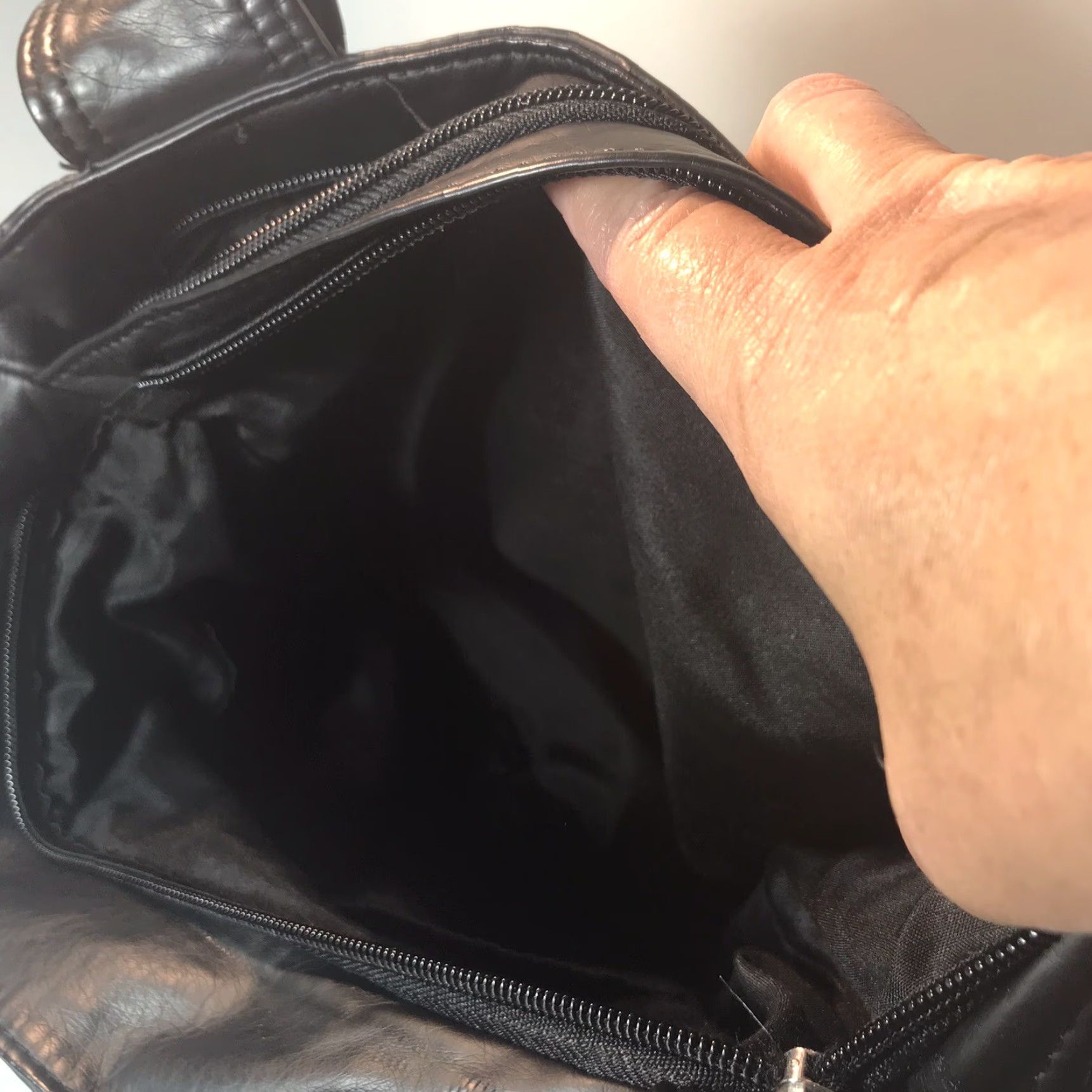 Vintage Bueno Women's Leather Shoulder Bag Large Black Casual Work Travel Pockets Dividers Size ONE SIZE - 5 Thumbnail