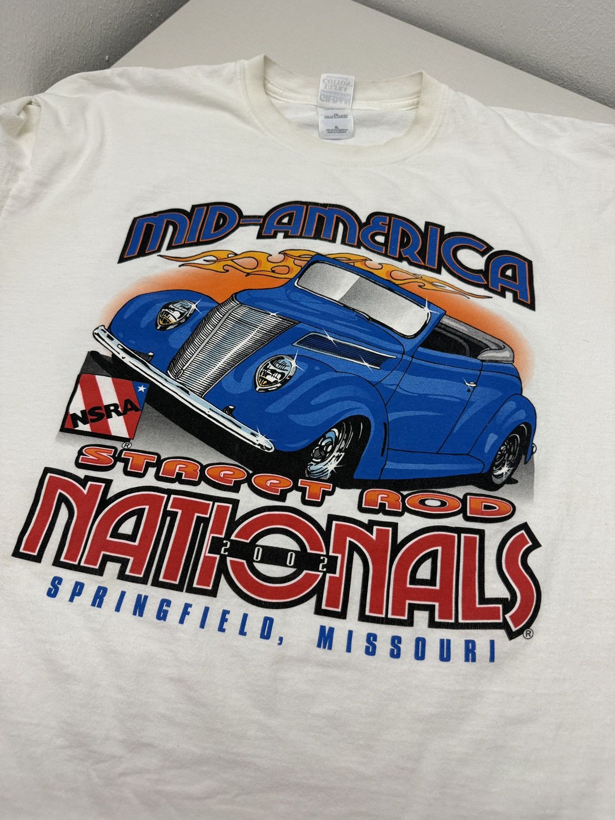 Gildan 2002 Street Rod Nationals Car Show NSRA Cropped Tshirt XL Size US XL / EU 56 / 4 - 7 Thumbnail