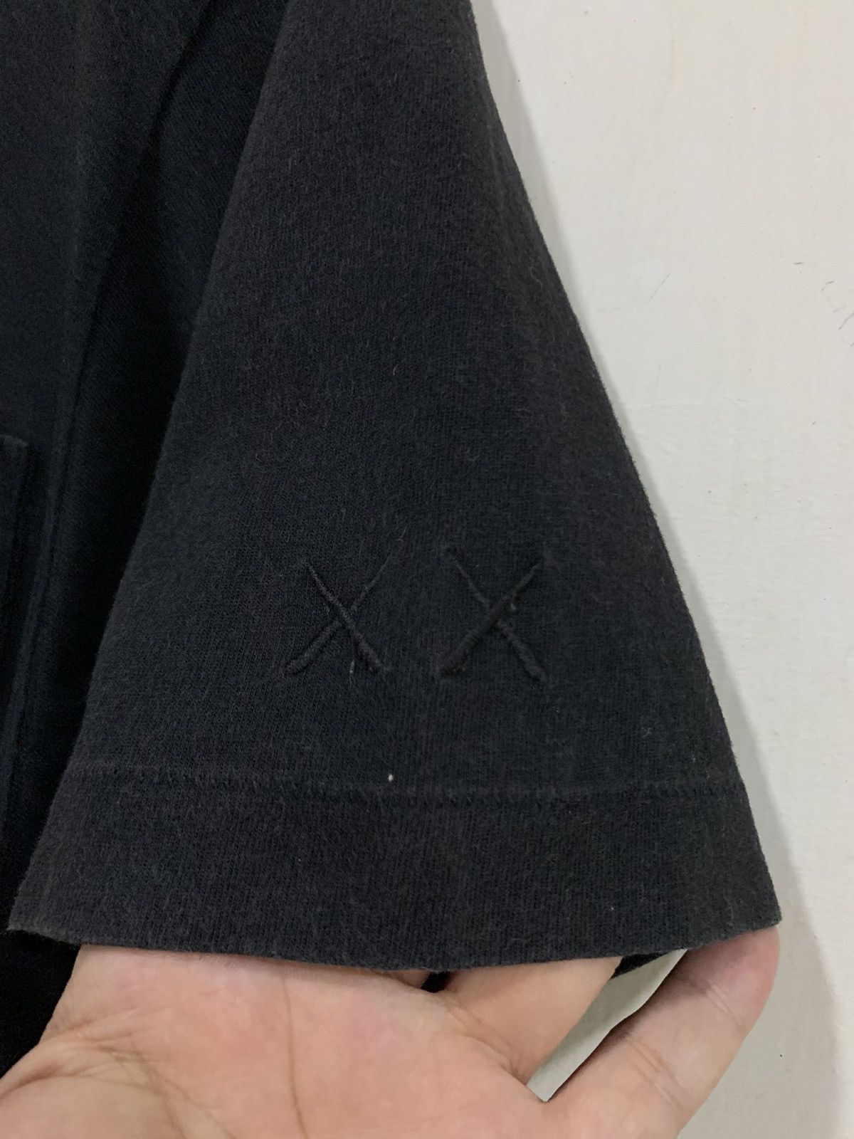 Kaws Vintage Kaws x Peanuts X Uniqlo Single Pocket T-Shirt Size US L / EU 52-54 / 3 - 6 Thumbnail