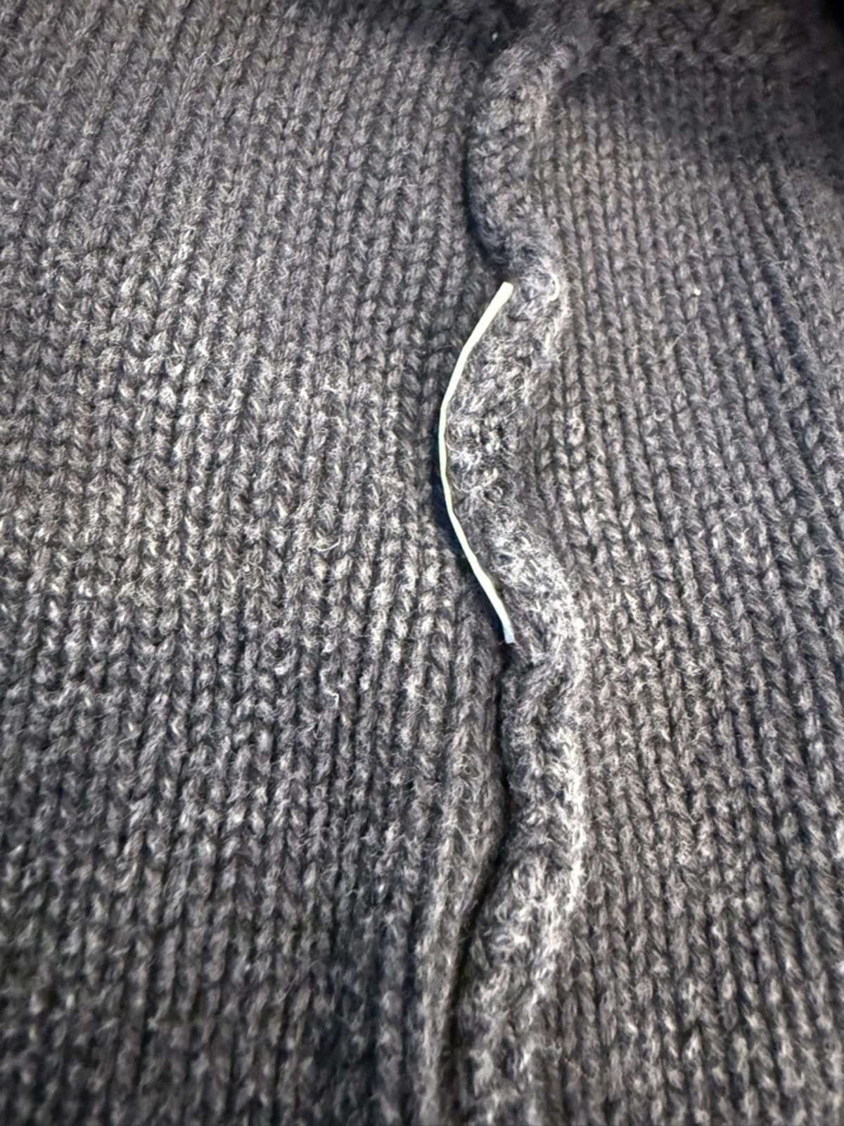 Other Ripcurl chunky knit gray distressed cardigan sweater SZ XS Size XS / US 0-2 / IT 36-38 - 7 Thumbnail
