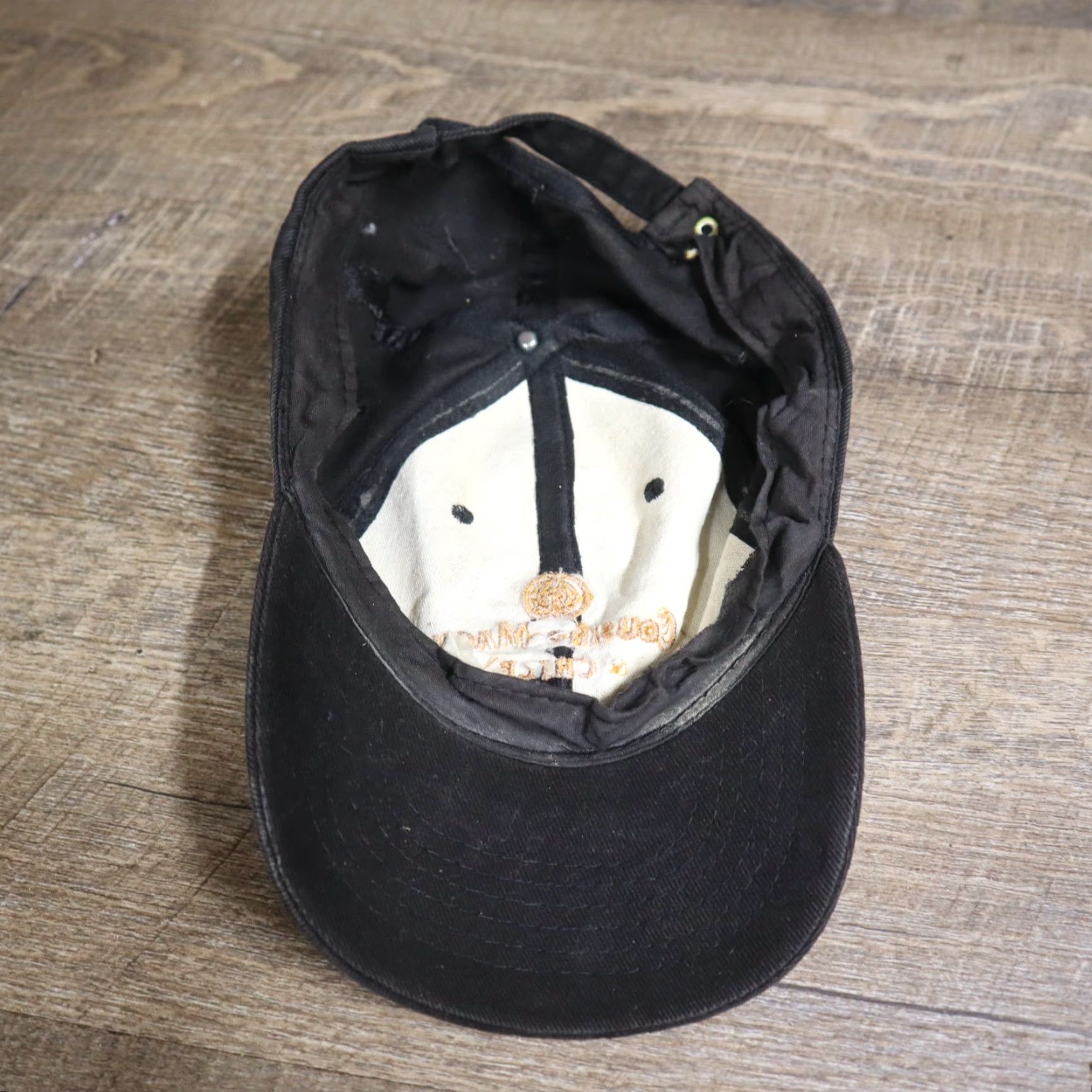 Vintage VINTAGE Hat Unbranded Black Adjustable Strapback 1940 CHILE Cosecha VINA COUSINO MACUL GRAN VINO BLACK CAP HAT Mens Size ONE SIZE - 6 Thumbnail
