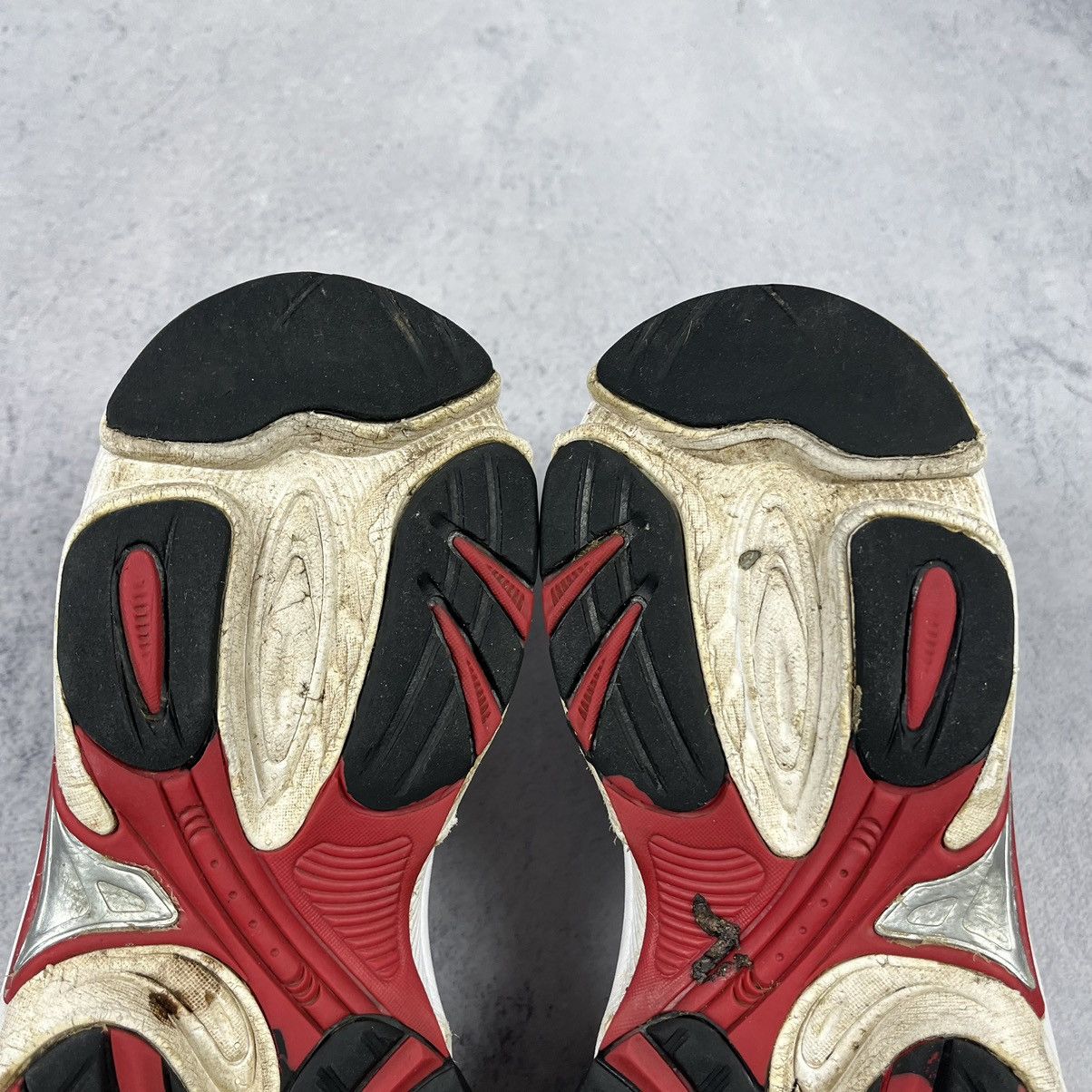 Asics Vintage Asics Gel Ikaia rare Japanese low top sneakers 00’s Size US 8 / EU 41 - 16 Thumbnail