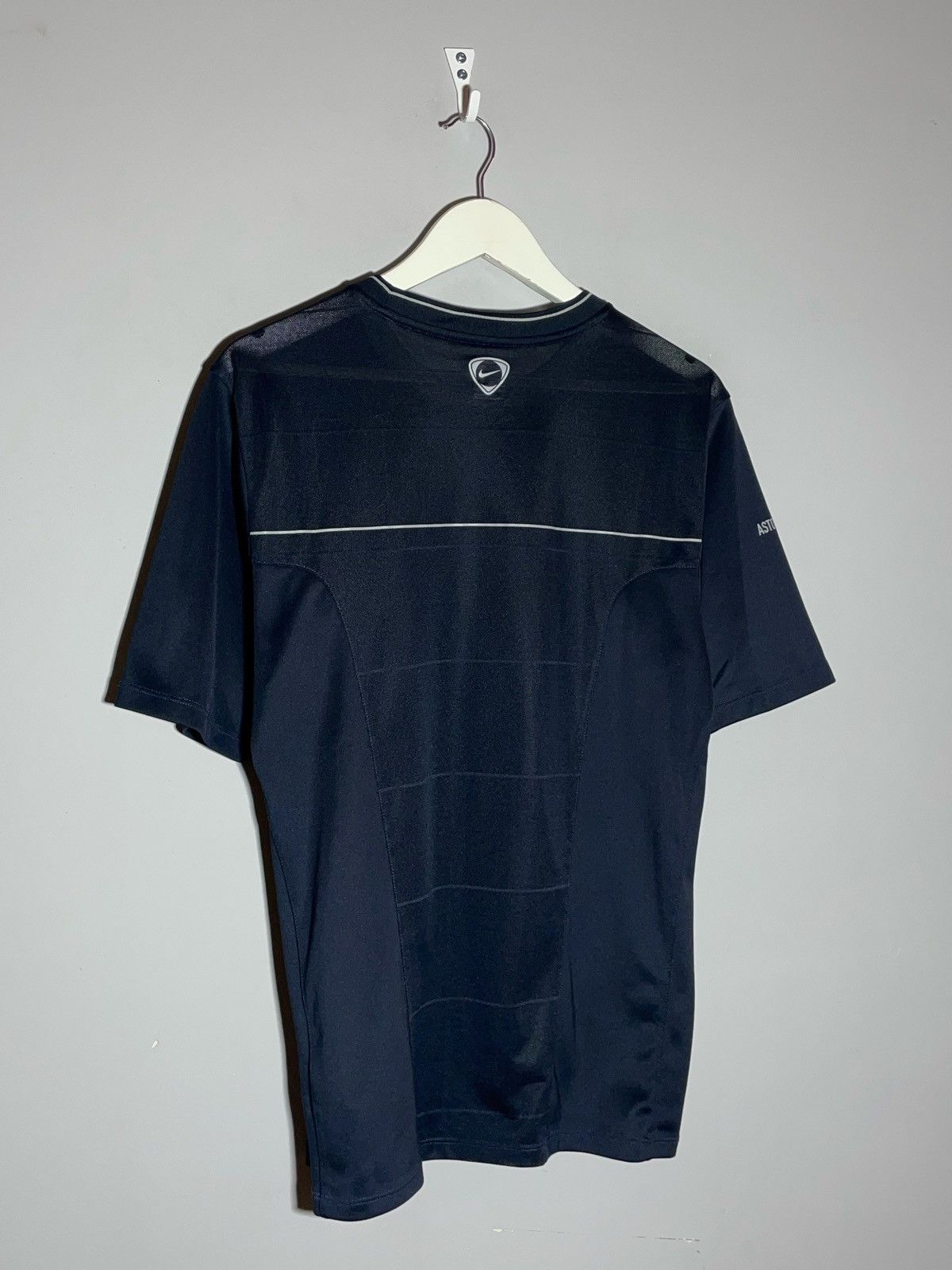 Nike Aston Villa Nike Y2k Streetwear Hype Training Football Shirt Size US M / EU 48-50 / 2 - 9 Thumbnail
