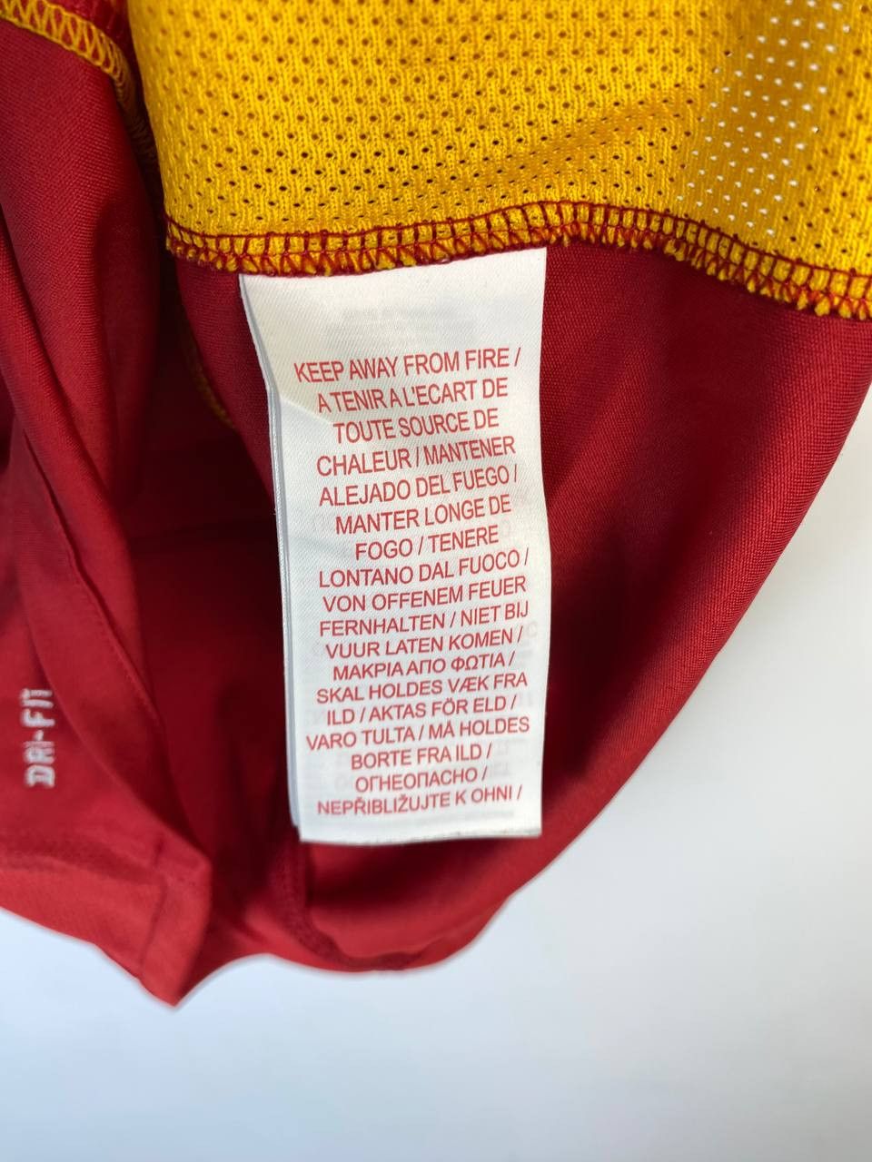 Nike × Vintage Nike Galatasaray Home Football Shirts Size boys L Size US L / EU 52-54 / 3 - 4 Thumbnail