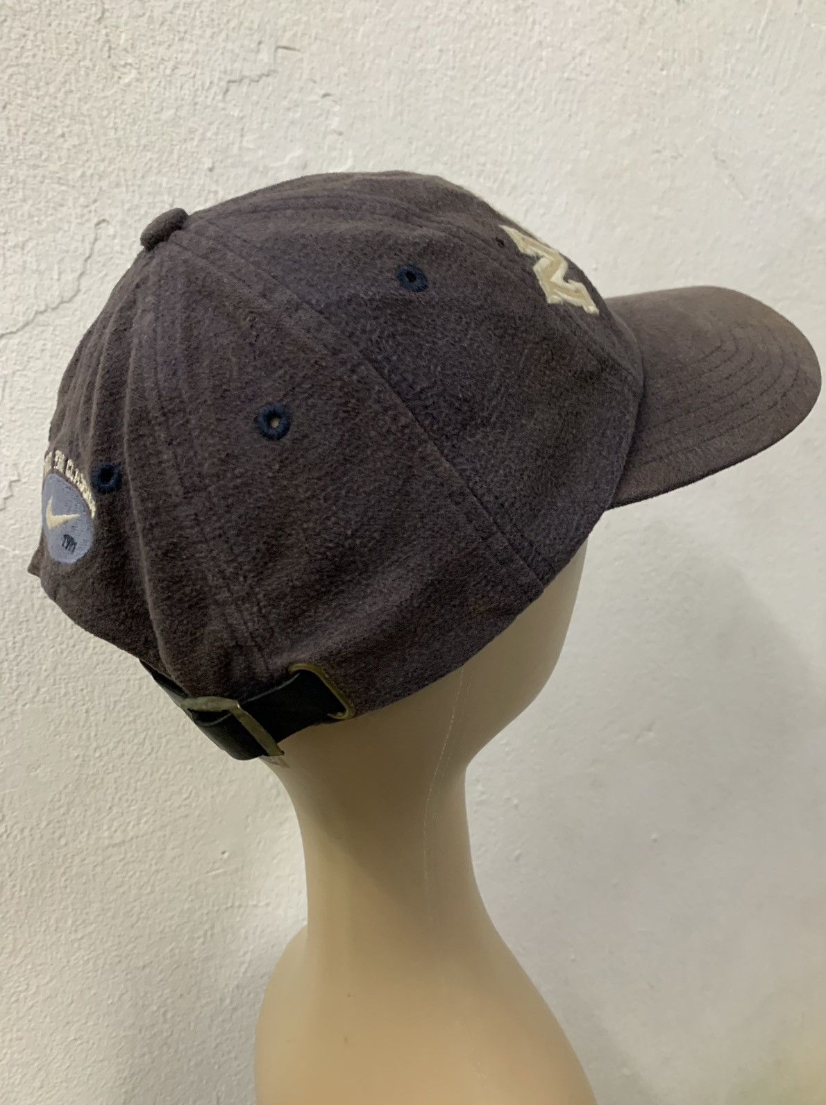 Nike × Vintage Vintage Nike Pro Classics Embroidered Swoosh Leather Strap Size ONE SIZE - 5 Thumbnail