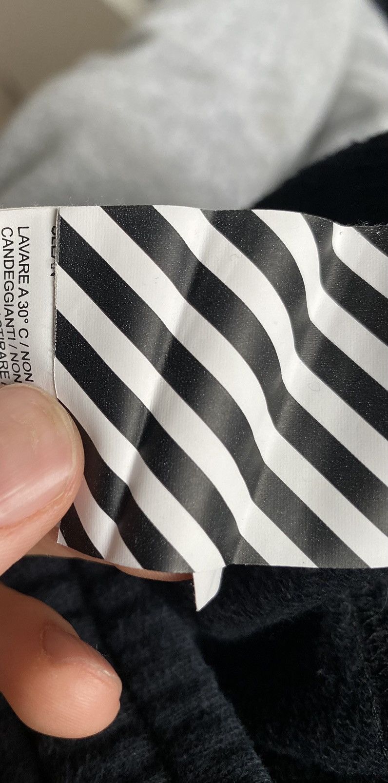Off-White Short Off-White Spring Summer 2019 Size US 28 / EU 44 - 9 Thumbnail