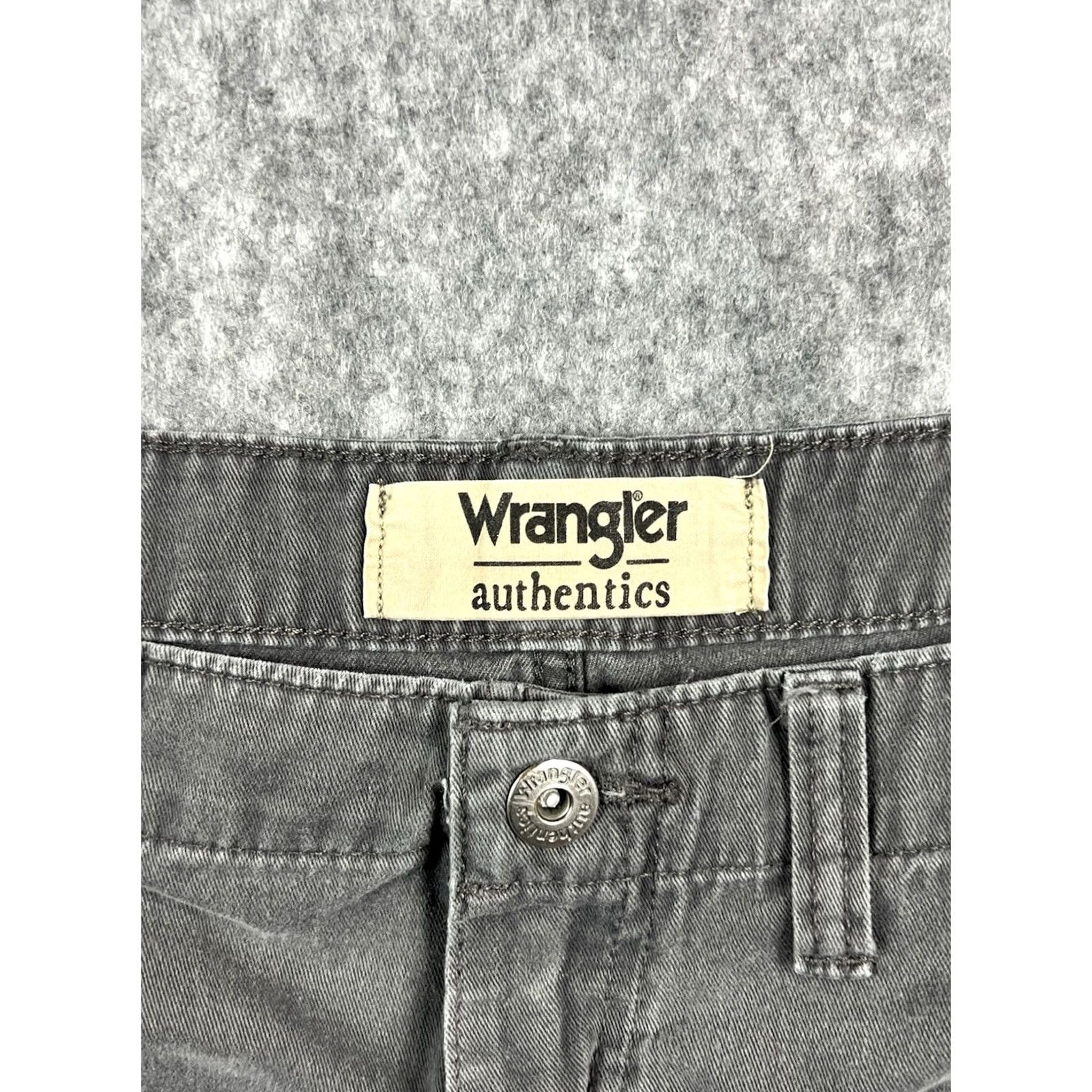 Wrangler Wrangler Mens Gray Cargo Short Wisconsin? Size US 44 / EU 60 - 7 Thumbnail