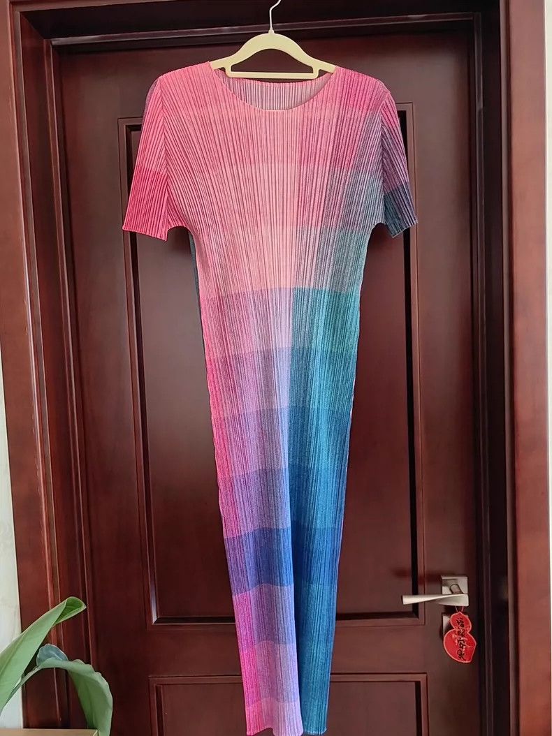 Issey Miyake Issey Miyake size:3 Pink rainbow Mosaic dress Size S / US 4 / IT 40 - 2 Thumbnail