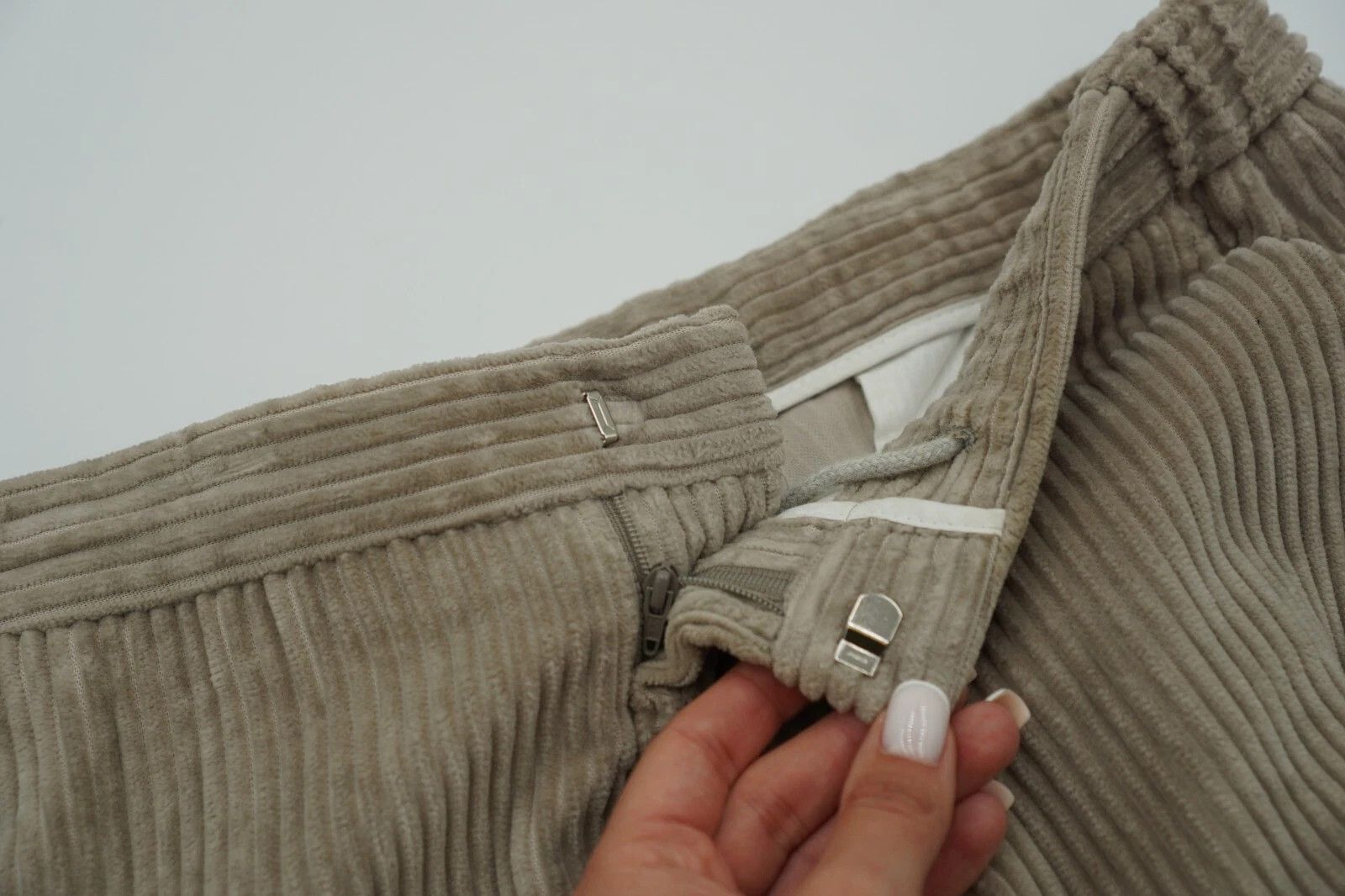 Suitsupply Men Suitsupply Trousers Ames Beige Pure Cotton Velvet UK/U38 Size 38R - 3 Thumbnail