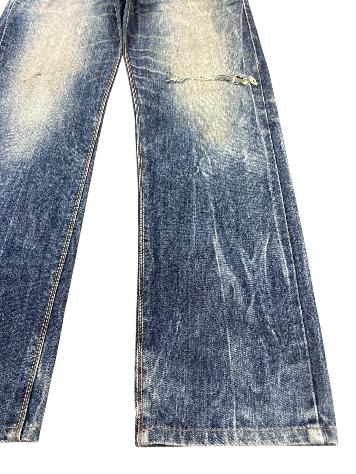 Edwin Exclusive Vintage Edwin Faded Wash Distress Loose Jeans Size US 34 / EU 50 - 7 Thumbnail