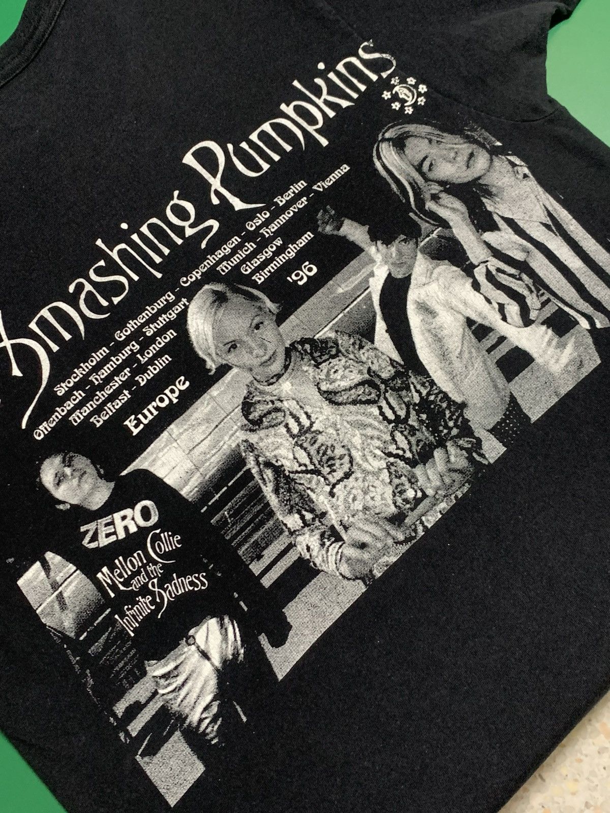 Band Tees 🛒 Vintage The Smashing Pumpkins - Europe Tour ‘96 Shirt Size US M / EU 48-50 / 2 - 10 Thumbnail