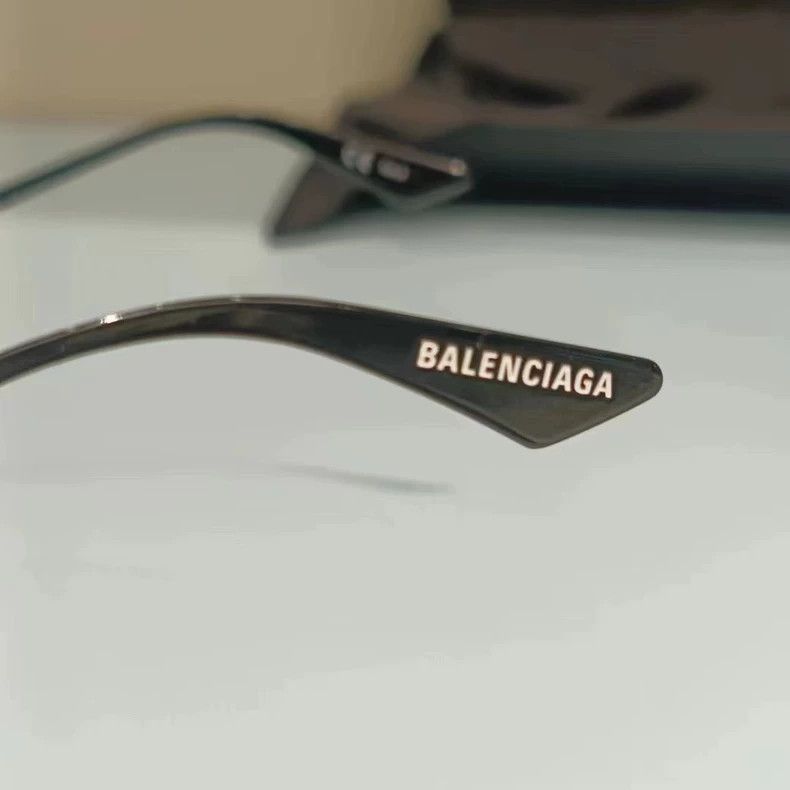 Balenciaga Balenciaga BB Logo Sunglasses in Black-2506 Size ONE SIZE - 4 Thumbnail