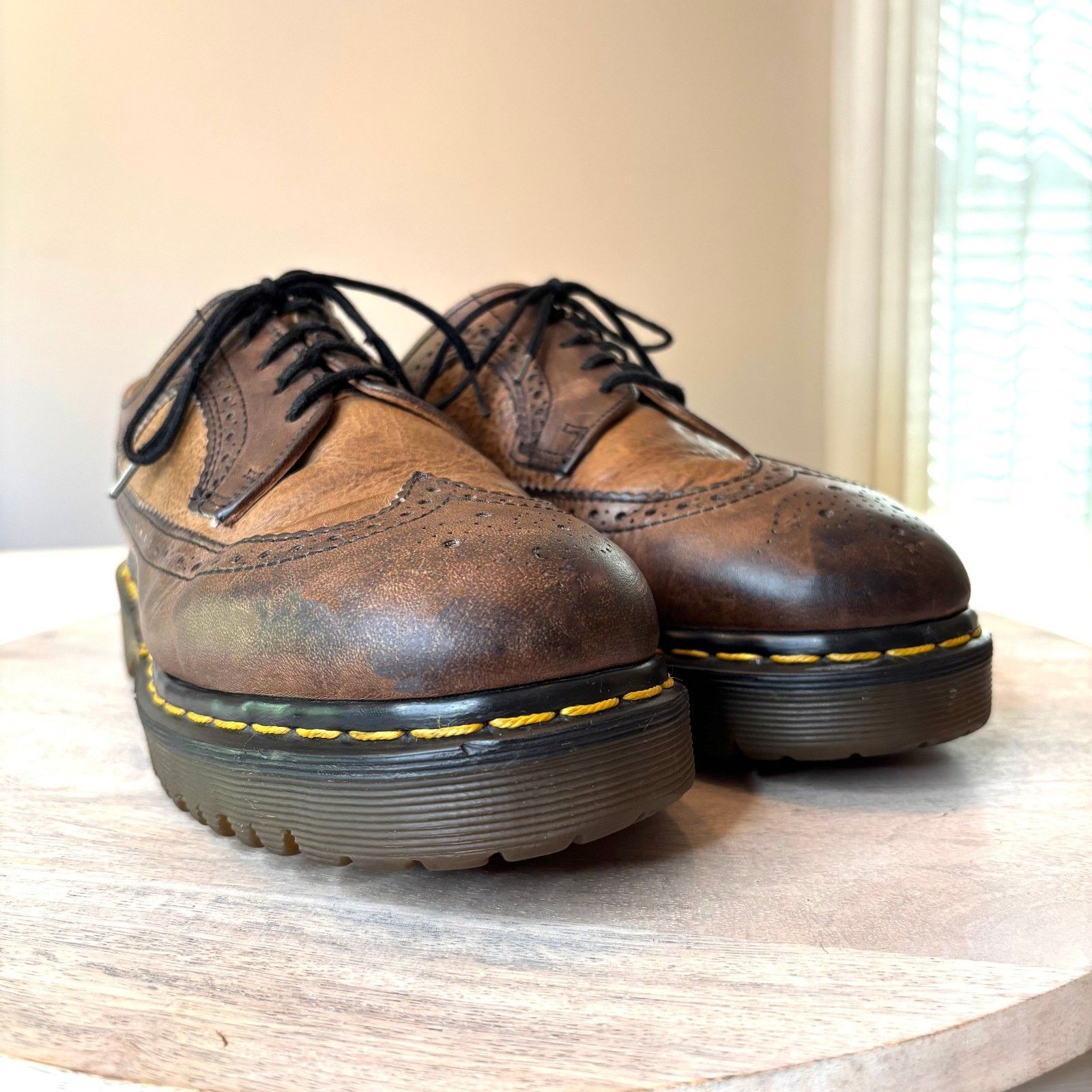 Dr. Martens Dr. Martens Vintage England Brown Brogue Oxford Shoes Size 7 Size US 7 / EU 40 - 5 Thumbnail