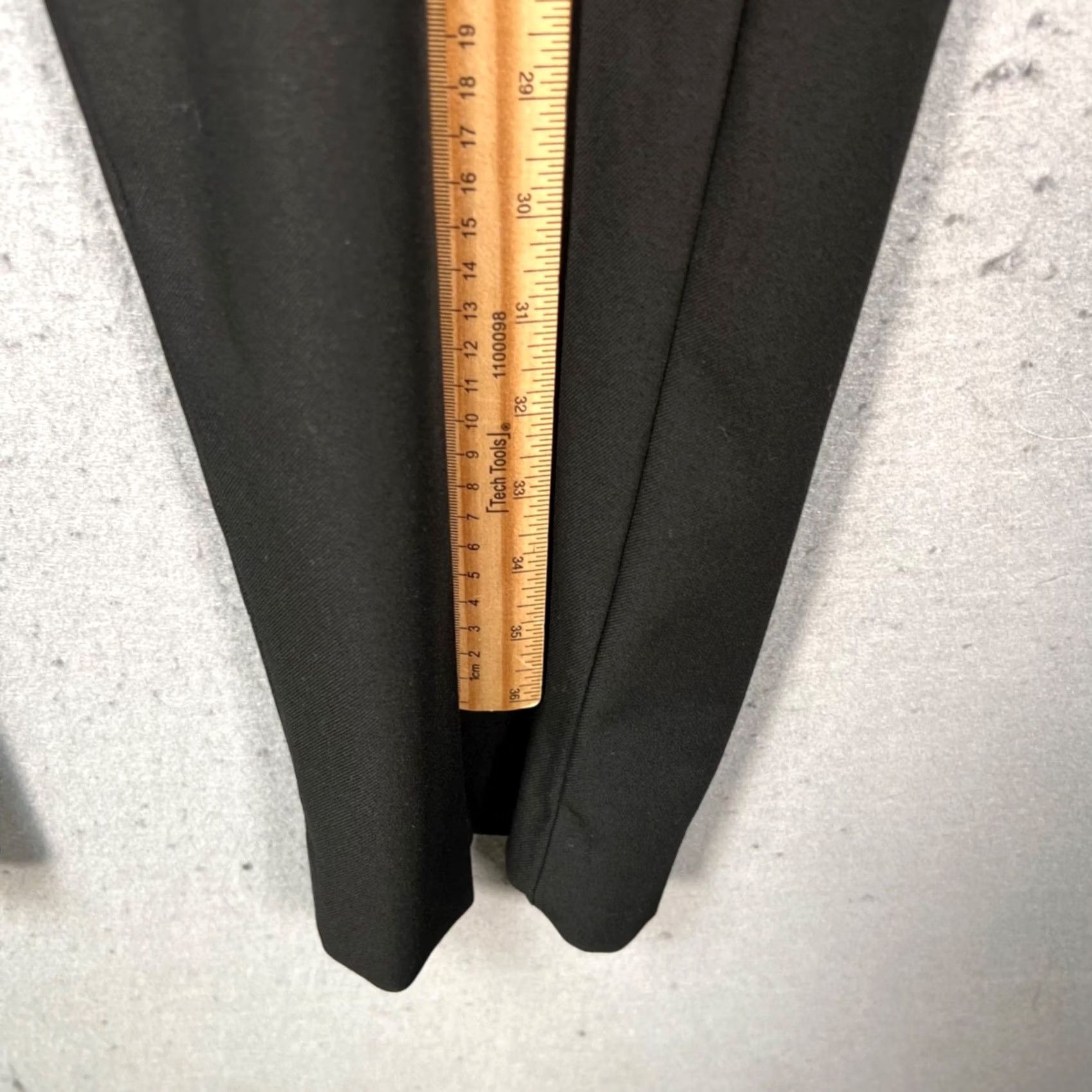 Uniqlo Uniqlo Mens Dress Pants Slim Fit Black 34 in Inseam 28 in Stretch Flat Front Tapered Casual All Season Regular Size L Mens Pants Black Slim Stretch Size US 33 - 5 Thumbnail