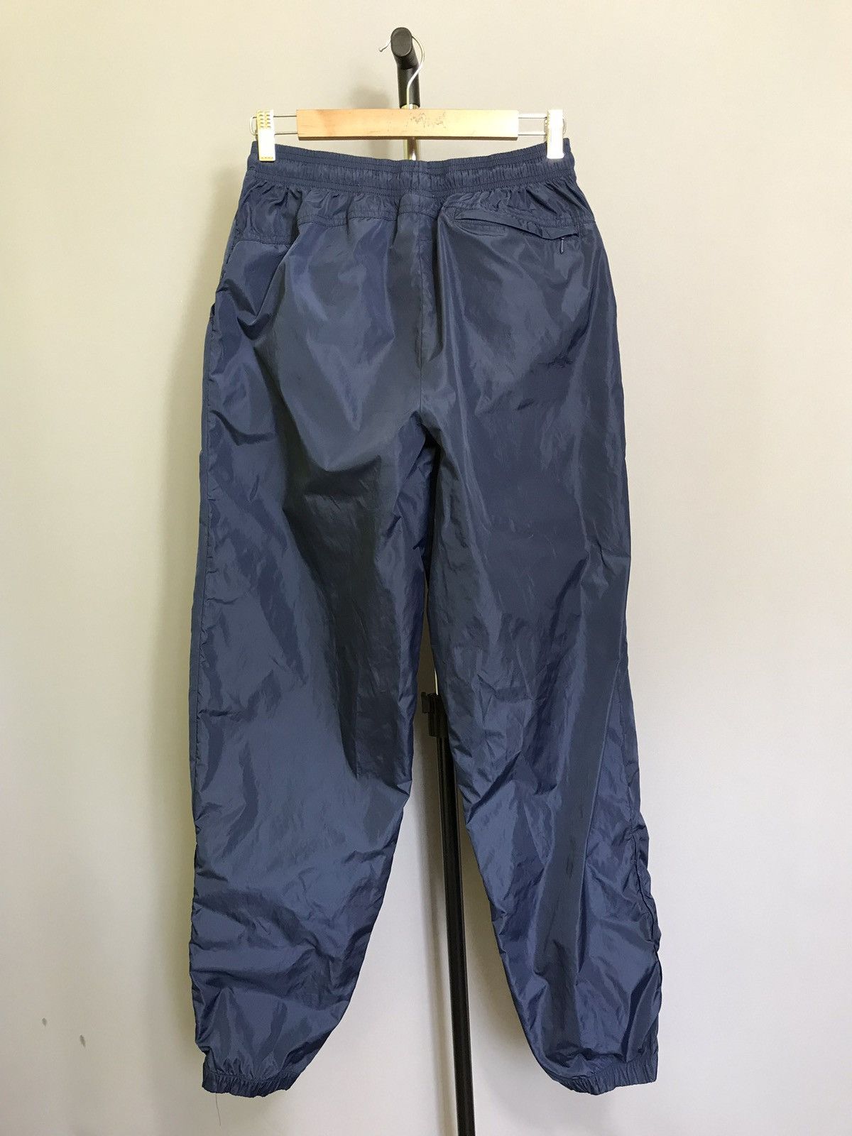 Vintage 90s Nike Mens Spell Out Cuffed Nylon Jogger Pants Blue Size US 32 / EU 48 - 2 Thumbnail