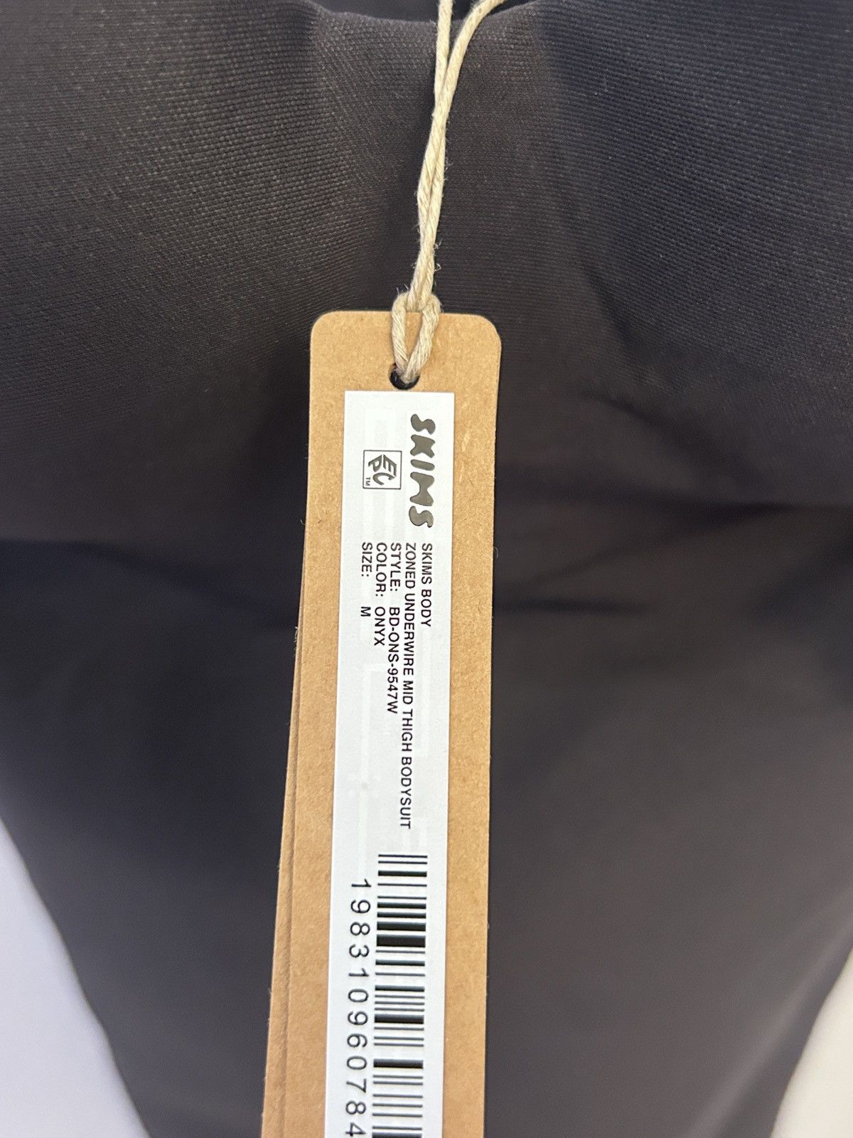 SKIMS Skims body zoned underwire Mid -Thigh bodysuit Onyx medium Size M / US 6-8 / IT 42-44 - 8 Thumbnail